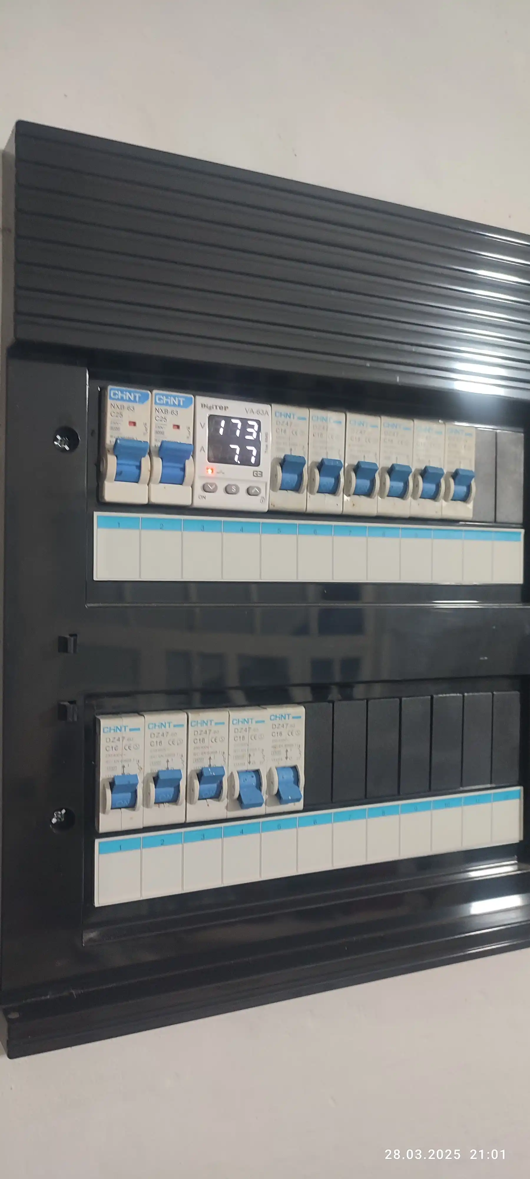 Kuchlanish relesi DigiTOP VA-32A M2W, 63A