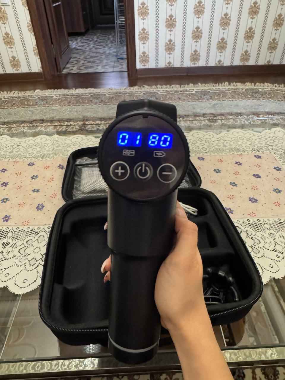 Massajor apparati, tana uchun perkussiya massajor Konka, 8 ta nasadka, 99 tezlik