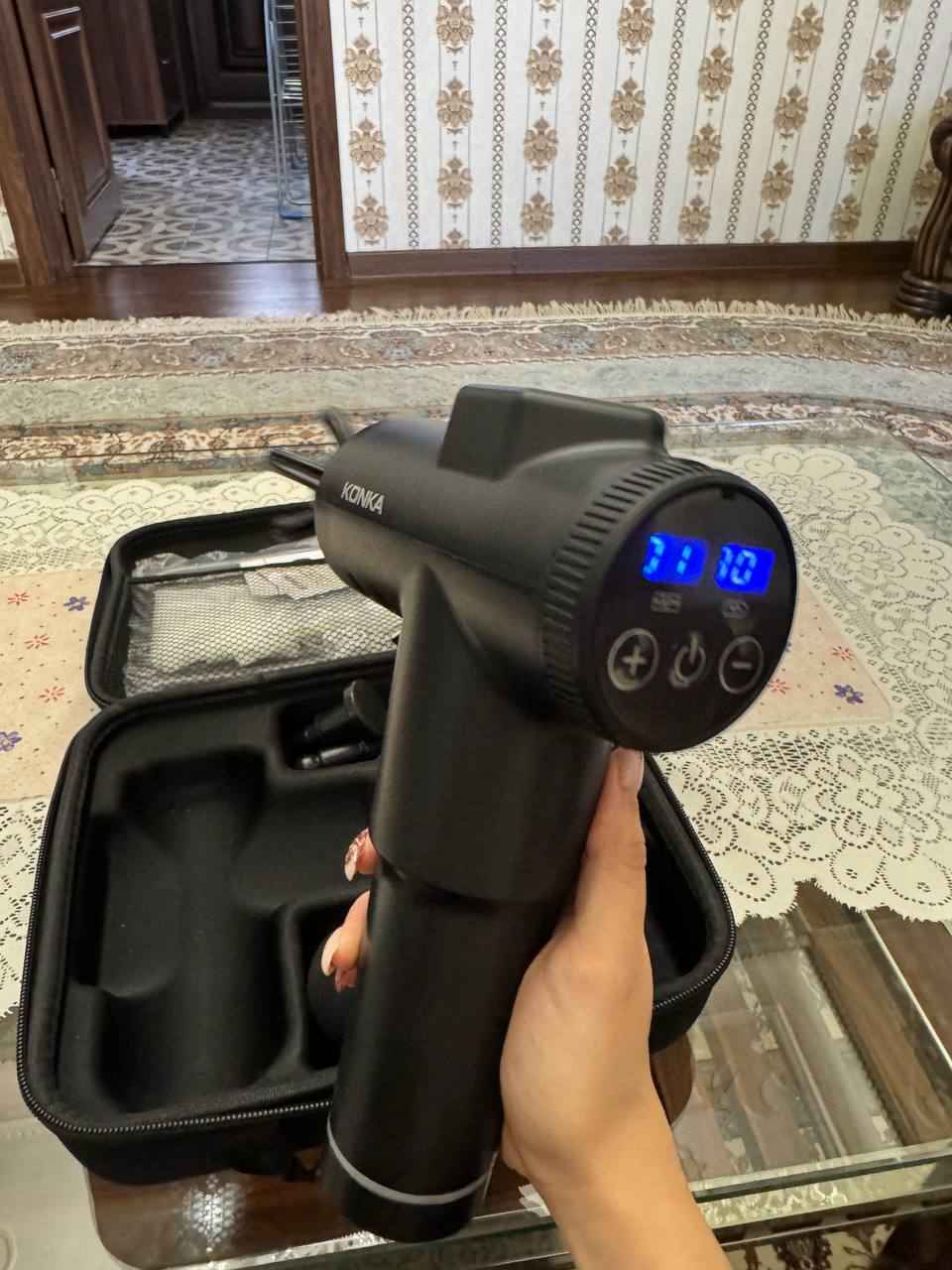 Massajor apparati, tana uchun perkussiya massajor Konka, 8 ta nasadka, 99 tezlik