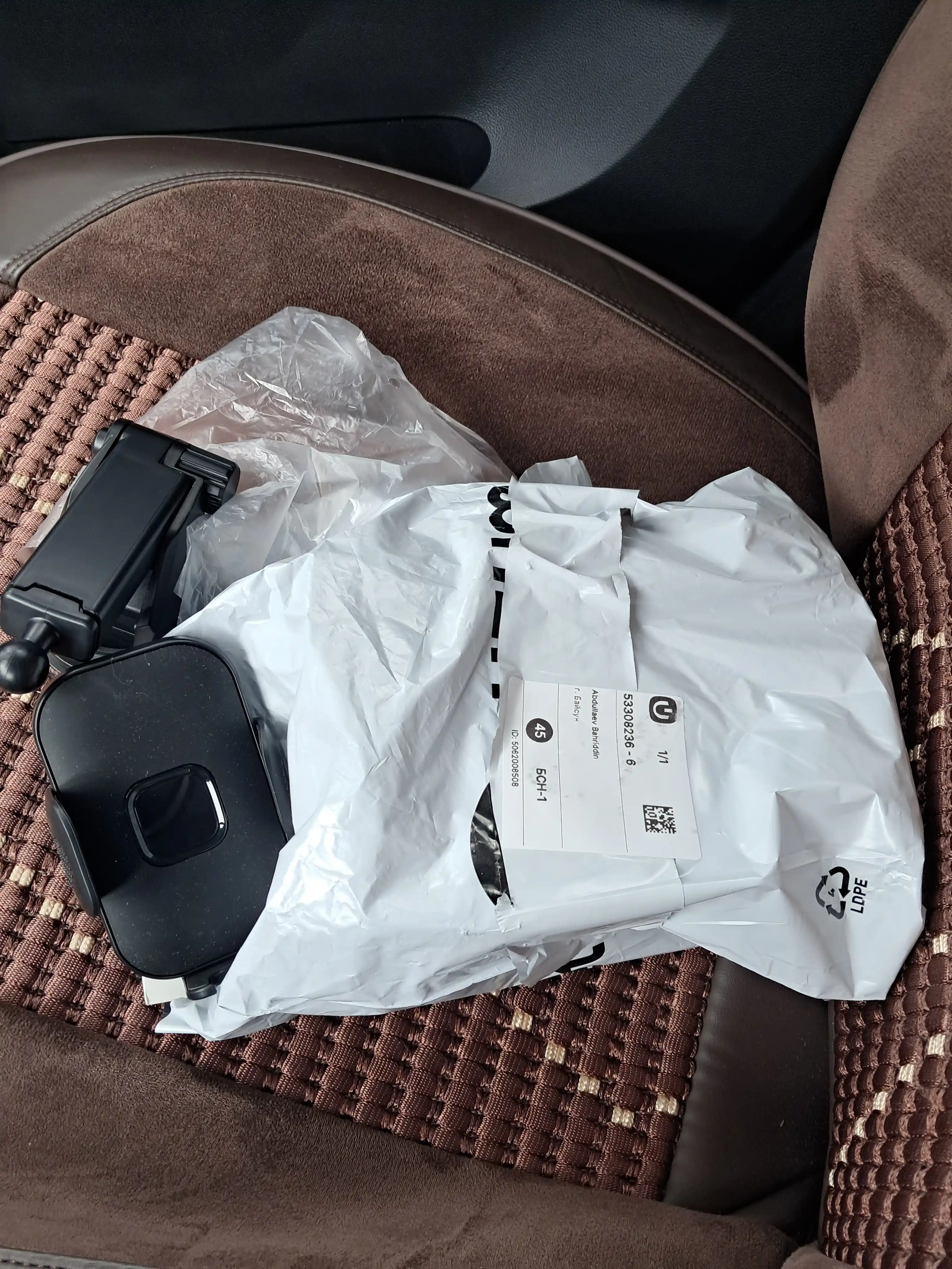 Avtomobil uchun universal telefon tutgichi EM-777/070
