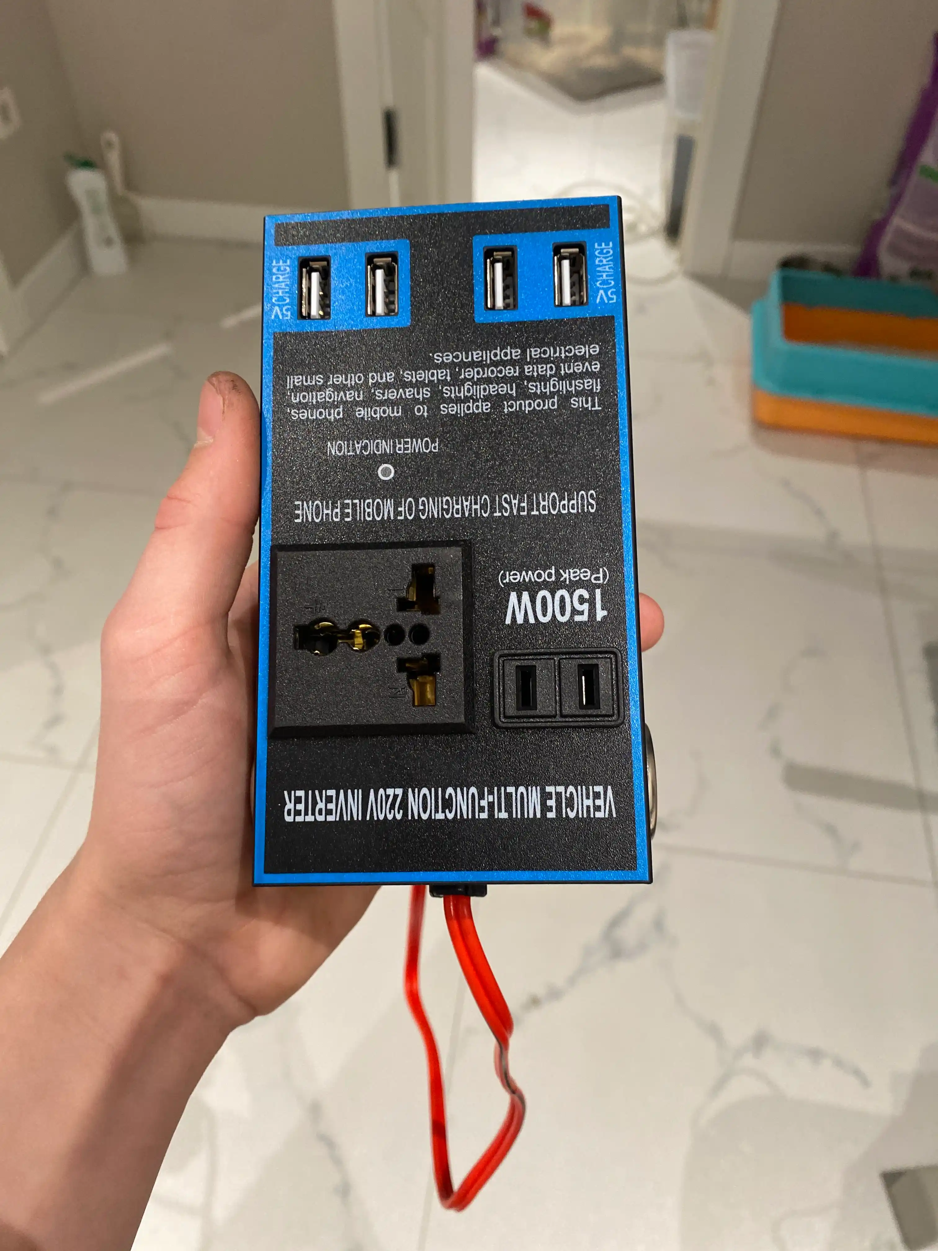 Avtomobil invertori 12V/24V dan 220V ga, 1500 Vt — 4 ta USB port, metall korpus