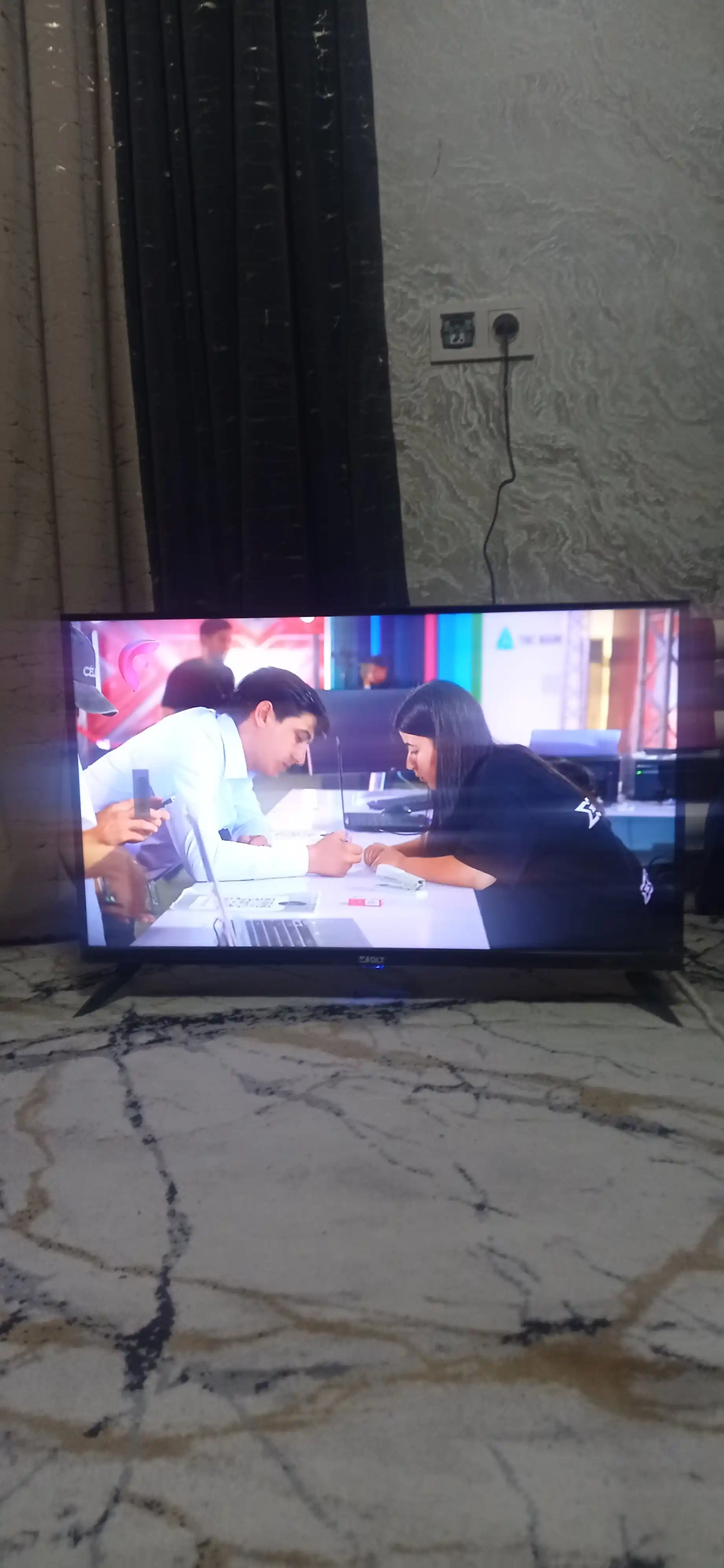 Телевизор QLT 32", 43" HD/Full HD SmartTV