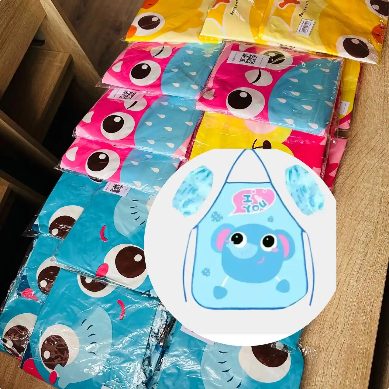 Bolalar apron va yenglari, ijodkorlik, chizish, mehnat uchun