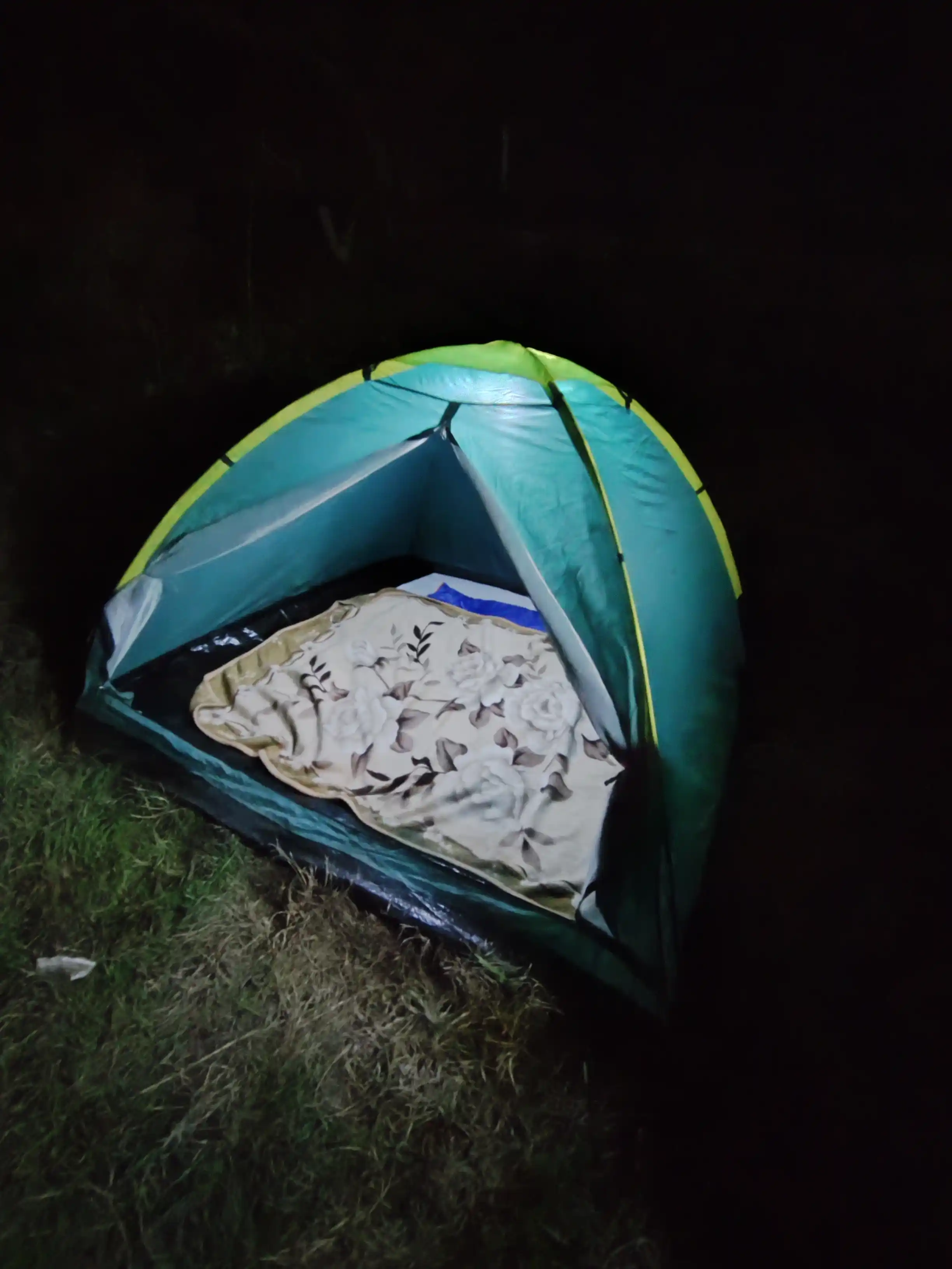Lager lampasi, ko'cha chirog'i, quyosh batareyali, piknik uchun
