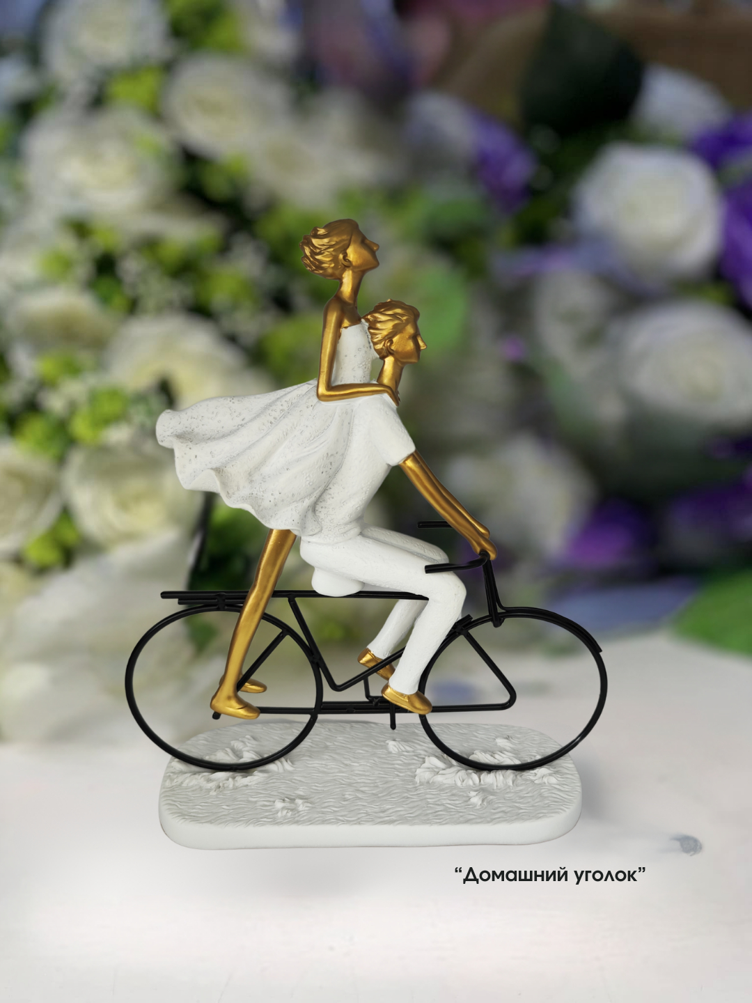 Velosipeddagi ayol fotosurati