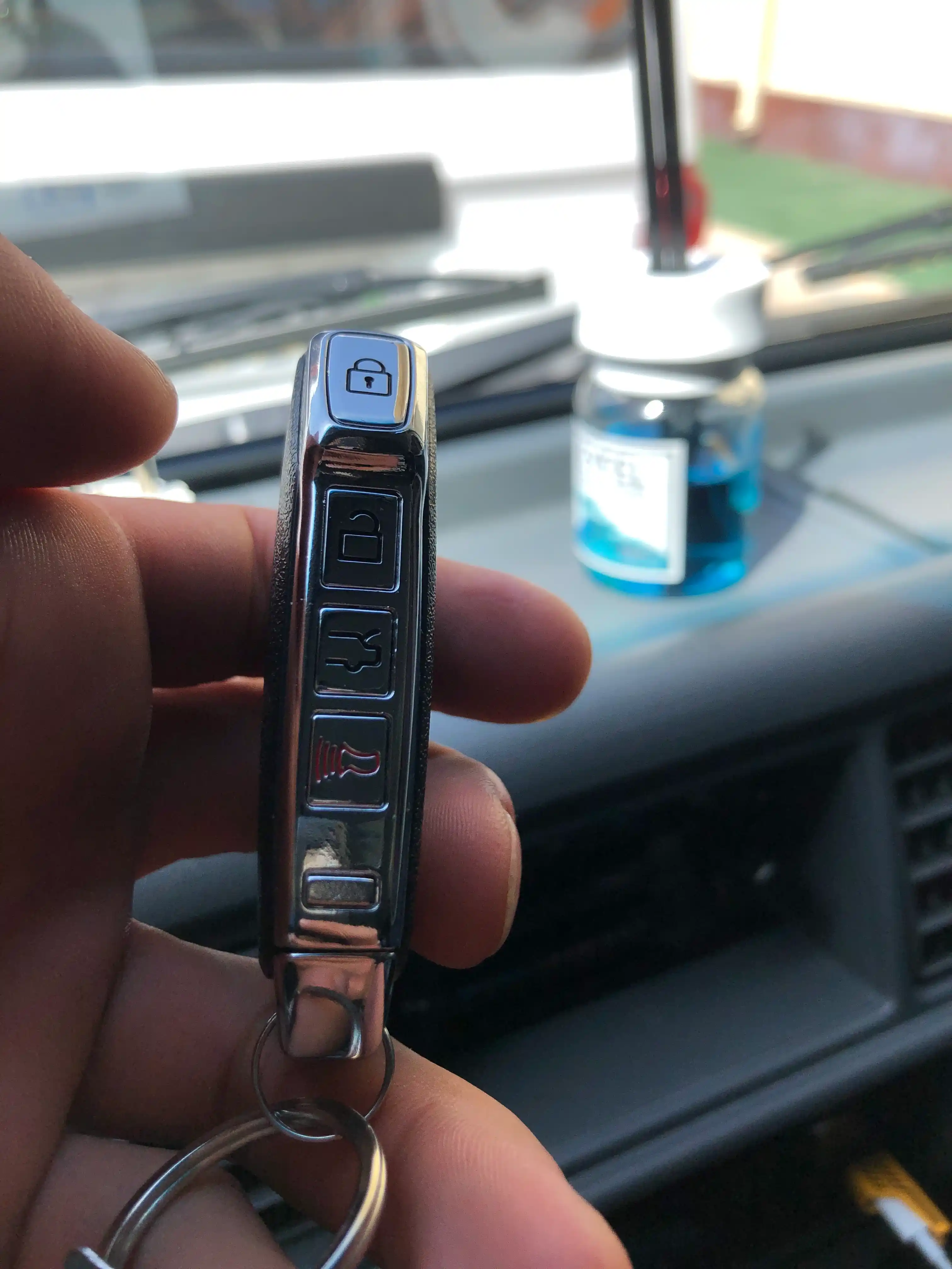Magicar avtomobil signalizatsiyasi, Kia K5 dizaynida