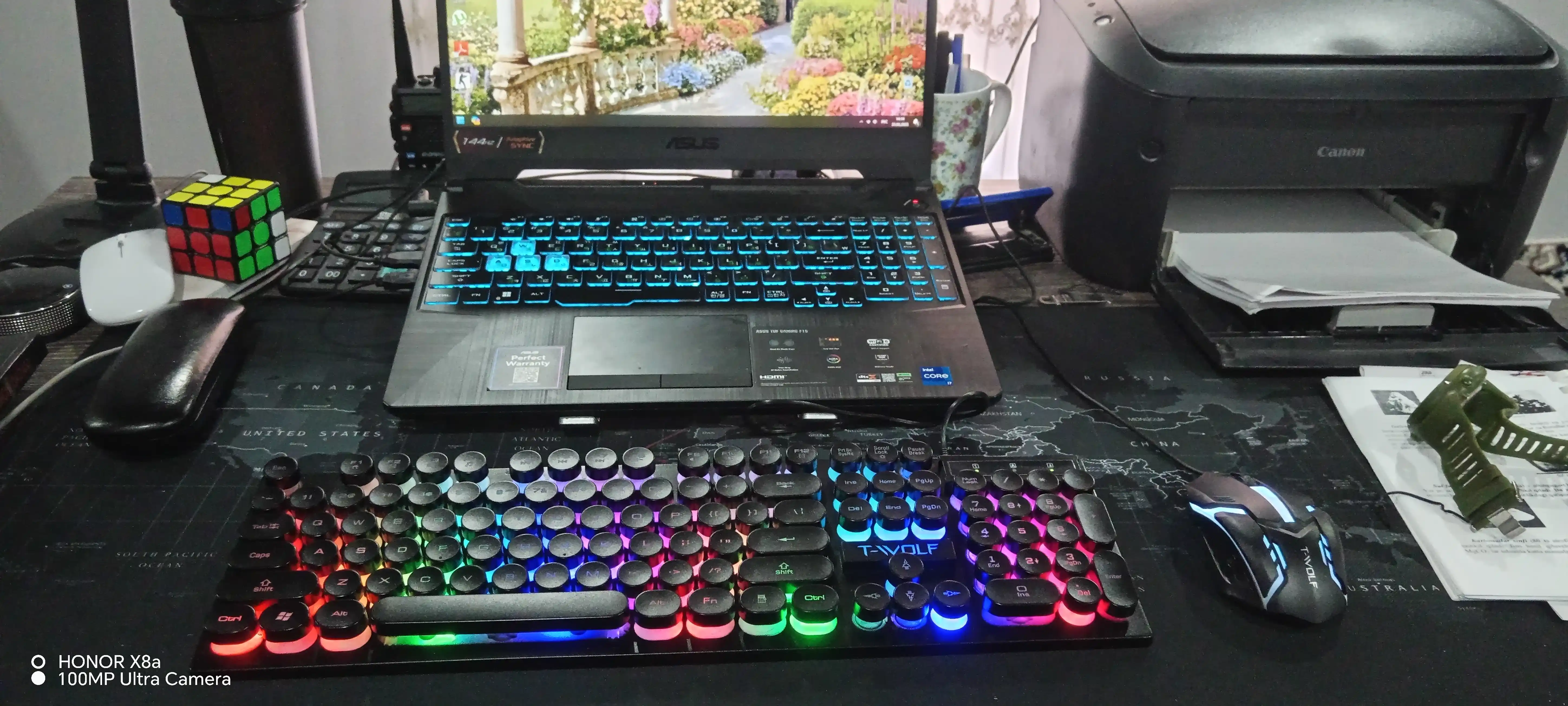 O'yin uchun smart klaviatura va sichqoncha RGB yoritgichi bilan, LED chiroqli