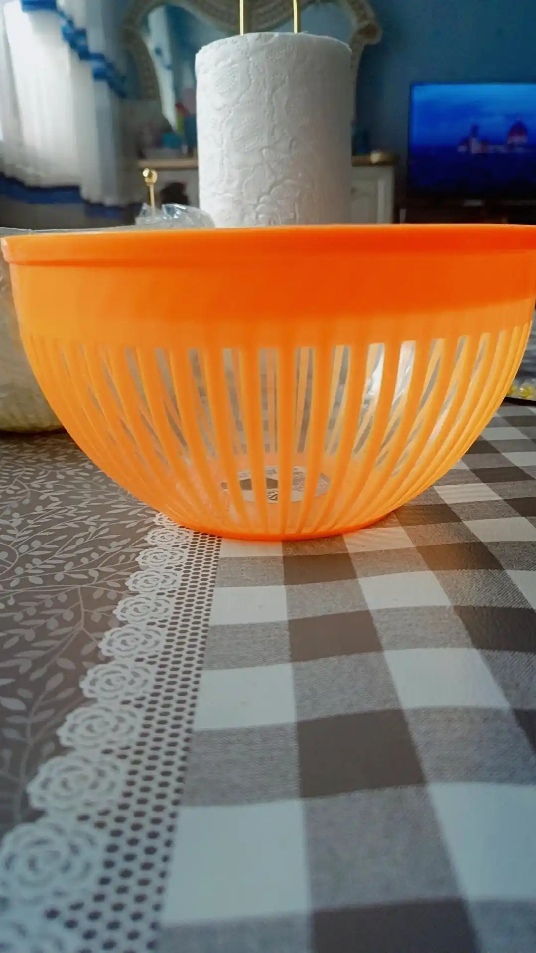 Plastik tog'ora ZEBRA, sig'imi  2.4 litr, salat uchun idish, mikser idish