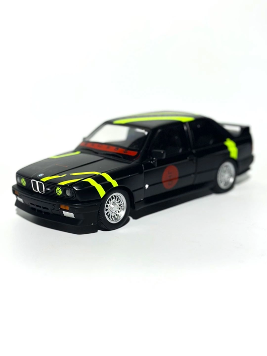 Металлическая игрушечная машинка Mercedes-Benz AMG 6.3, Nissan Skyline, "Jinlifang" 1:24