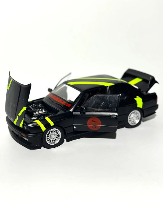 Металлическая игрушечная машинка Mercedes-Benz AMG 6.3, Nissan Skyline, "Jinlifang" 1:24