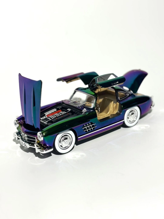 Металлическая игрушечная машинка Mercedes-Benz AMG 6.3, Nissan Skyline, "Jinlifang" 1:24