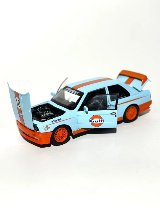 Металлическая игрушечная машинка Mercedes-Benz AMG 6.3, Nissan Skyline, "Jinlifang" 1:24