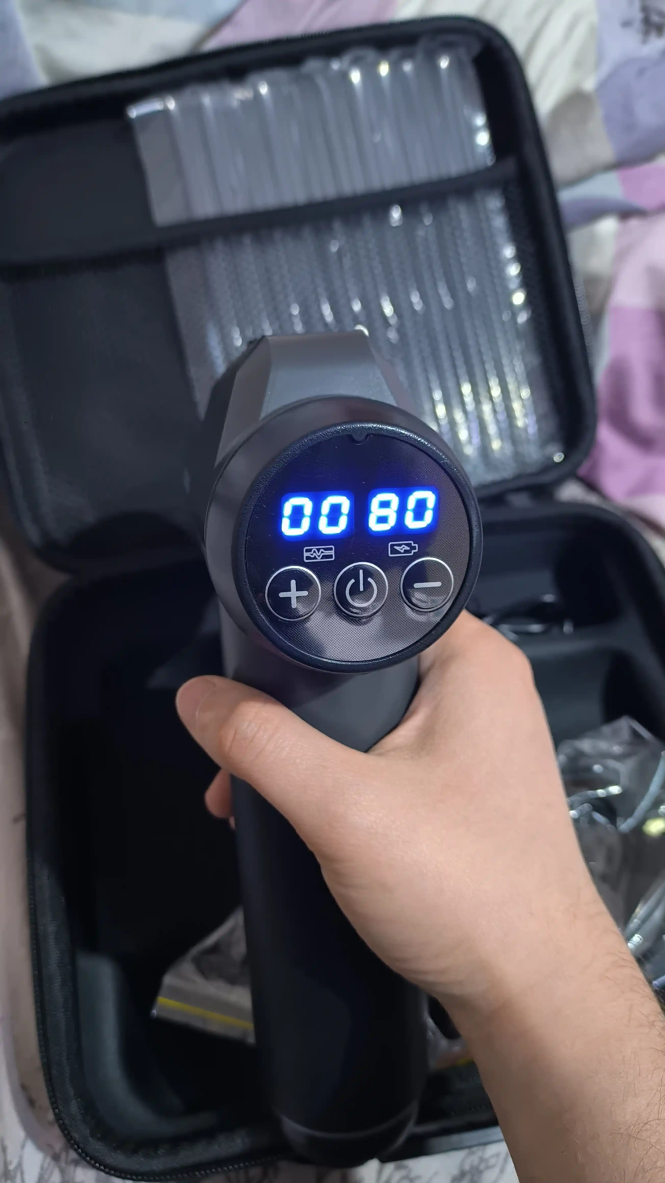 Massajor apparati, tana uchun perkussiya massajor Konka, 8 ta nasadkalar, 99 tezlik
