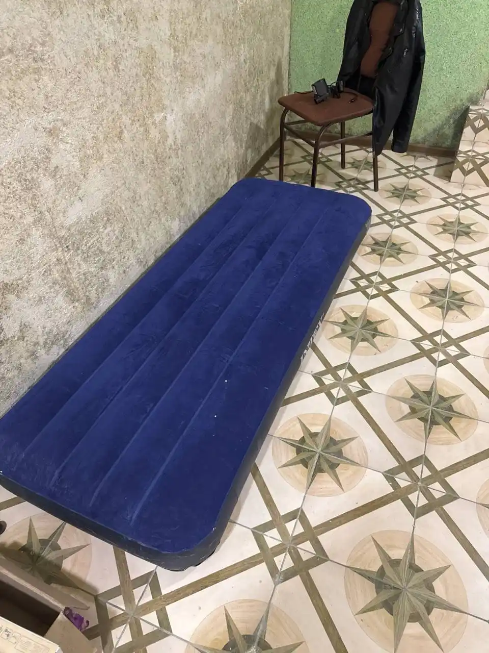 Har xil o‘lchamdagi, yumshoq yuzali Intex puflanadigan uyqu matraslari