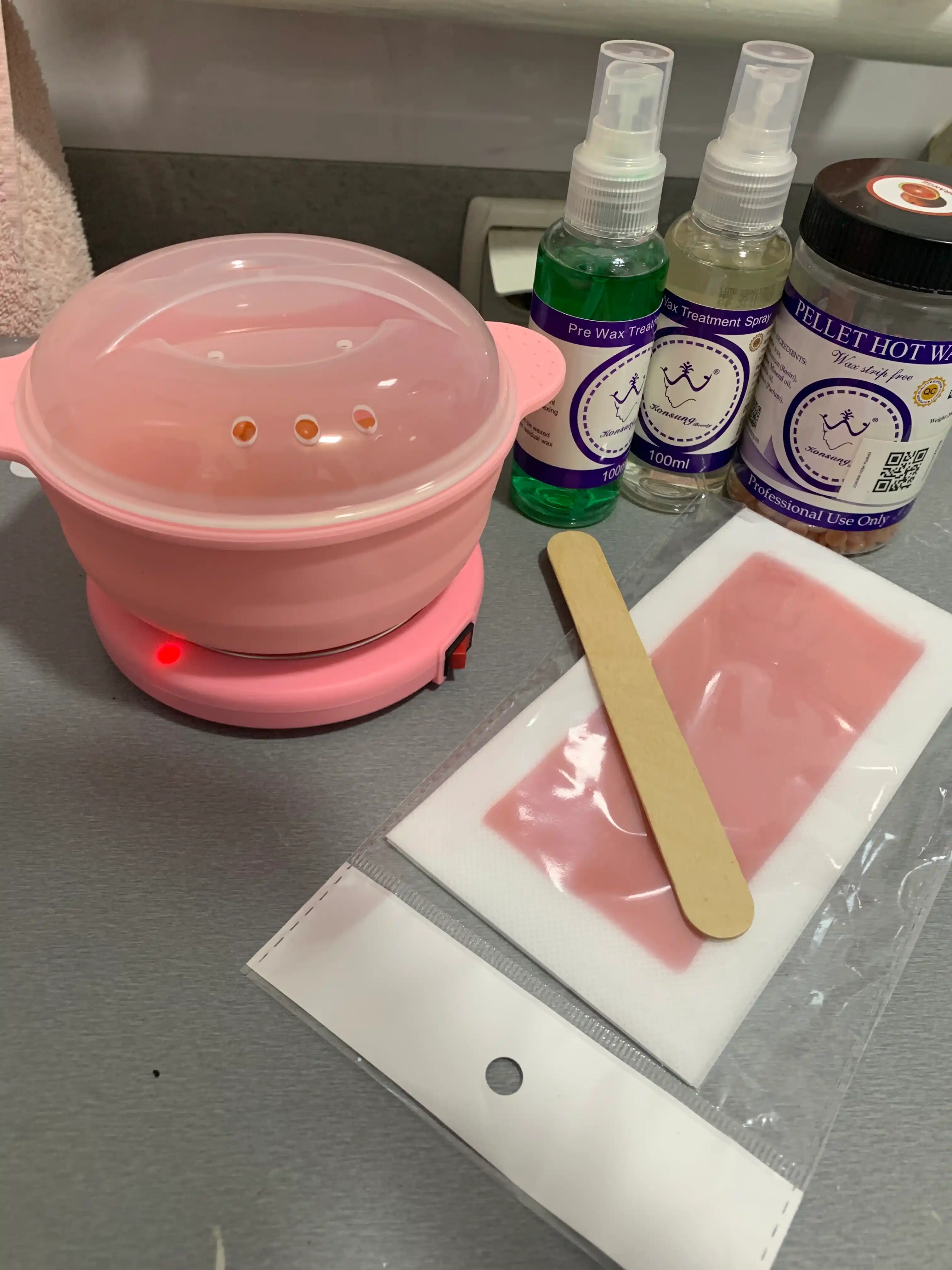 Гранулированный воск для депиляции Hot Wax Professional