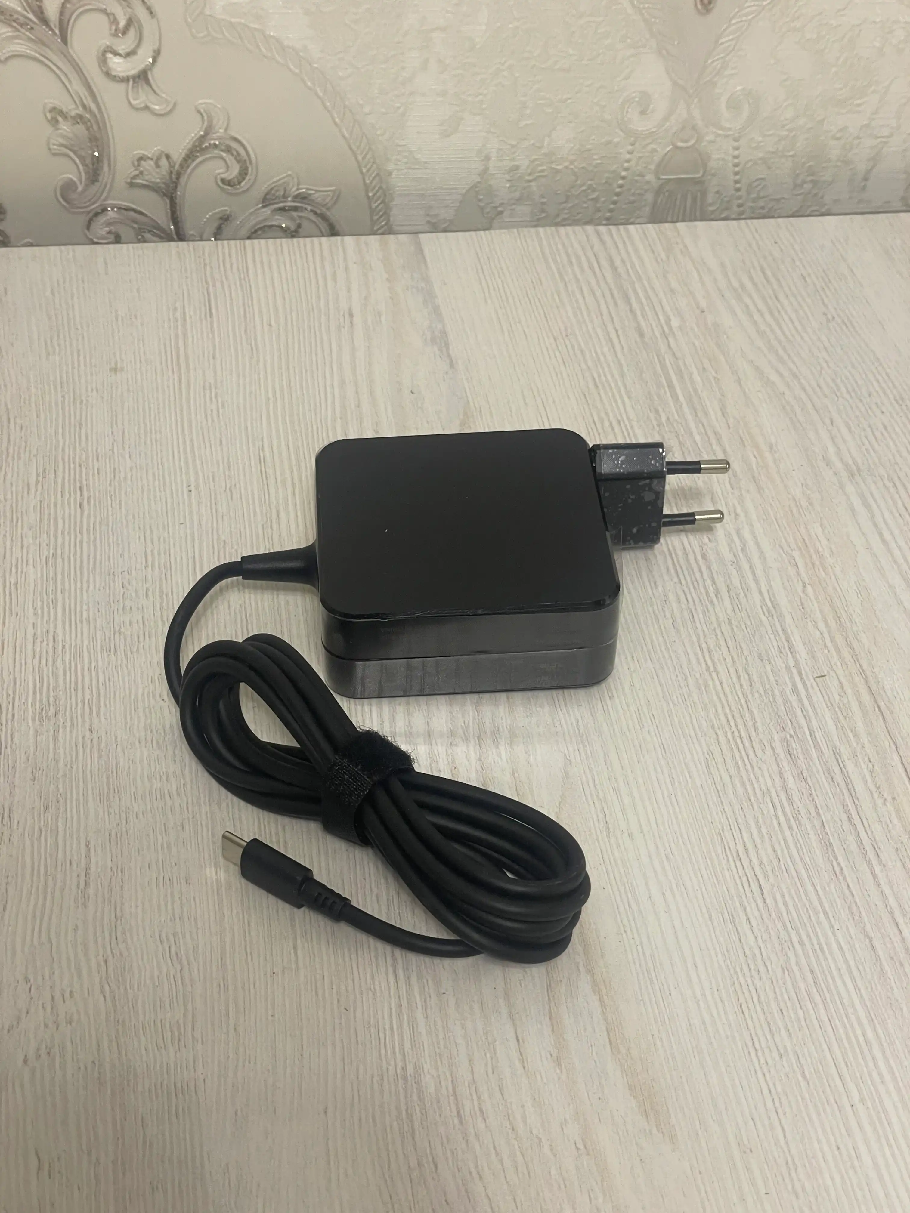 Lenovo noutbuk zaryadlash qurilmasi, USB Type-C, 65W + sovg'a bilan birga