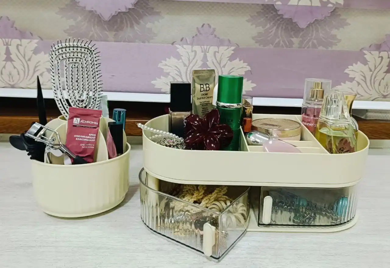 Органайзер для косметики, настольный, с зеркалом