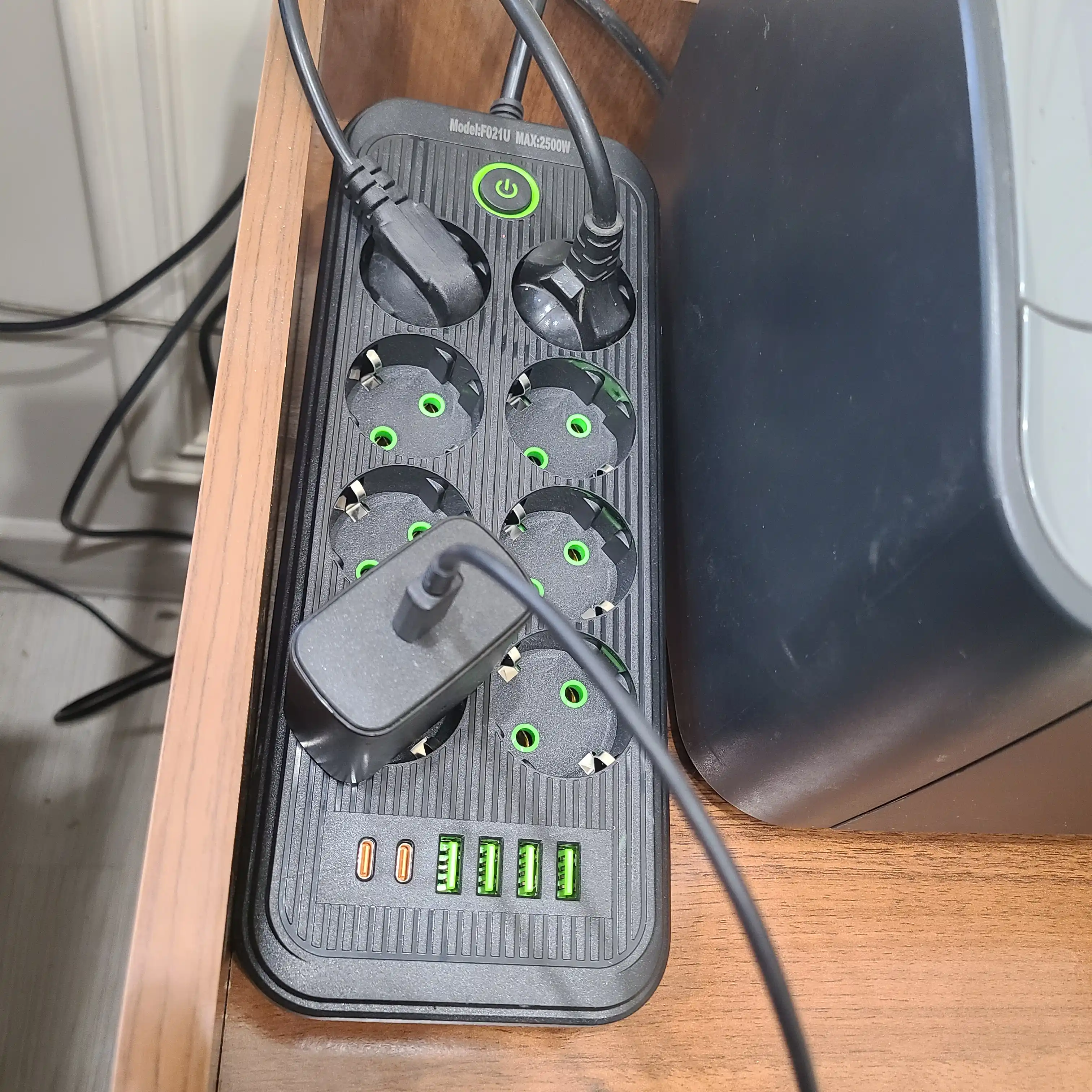 Elektr uzaytirgich, 2 metr, 3 ta USB port, Type-C, tarmoq filtri