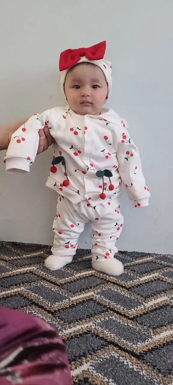 3 oydan 9 oygacha bo'lgan qizaloqlar uchun, 3 talik kiyim to'plam, olcha