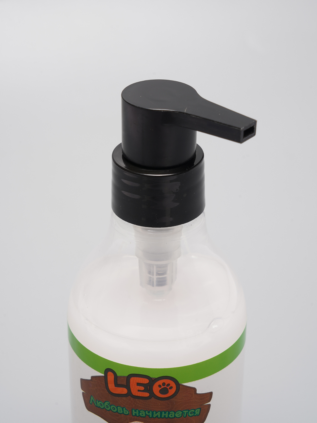 Ixtiyoriy zoravonlik bilan kocha jinsiy aloqasi aks ettirilgan onlayn porno