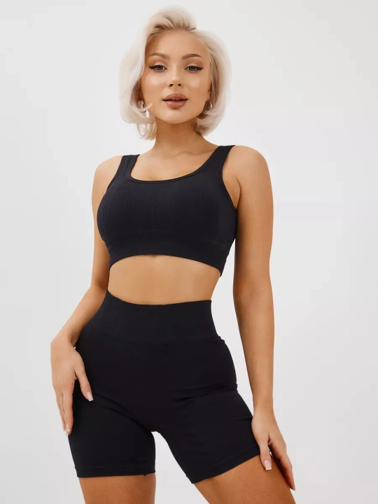 Ayollar fitnes va sport kostyumi: shorti va top Saraah,s