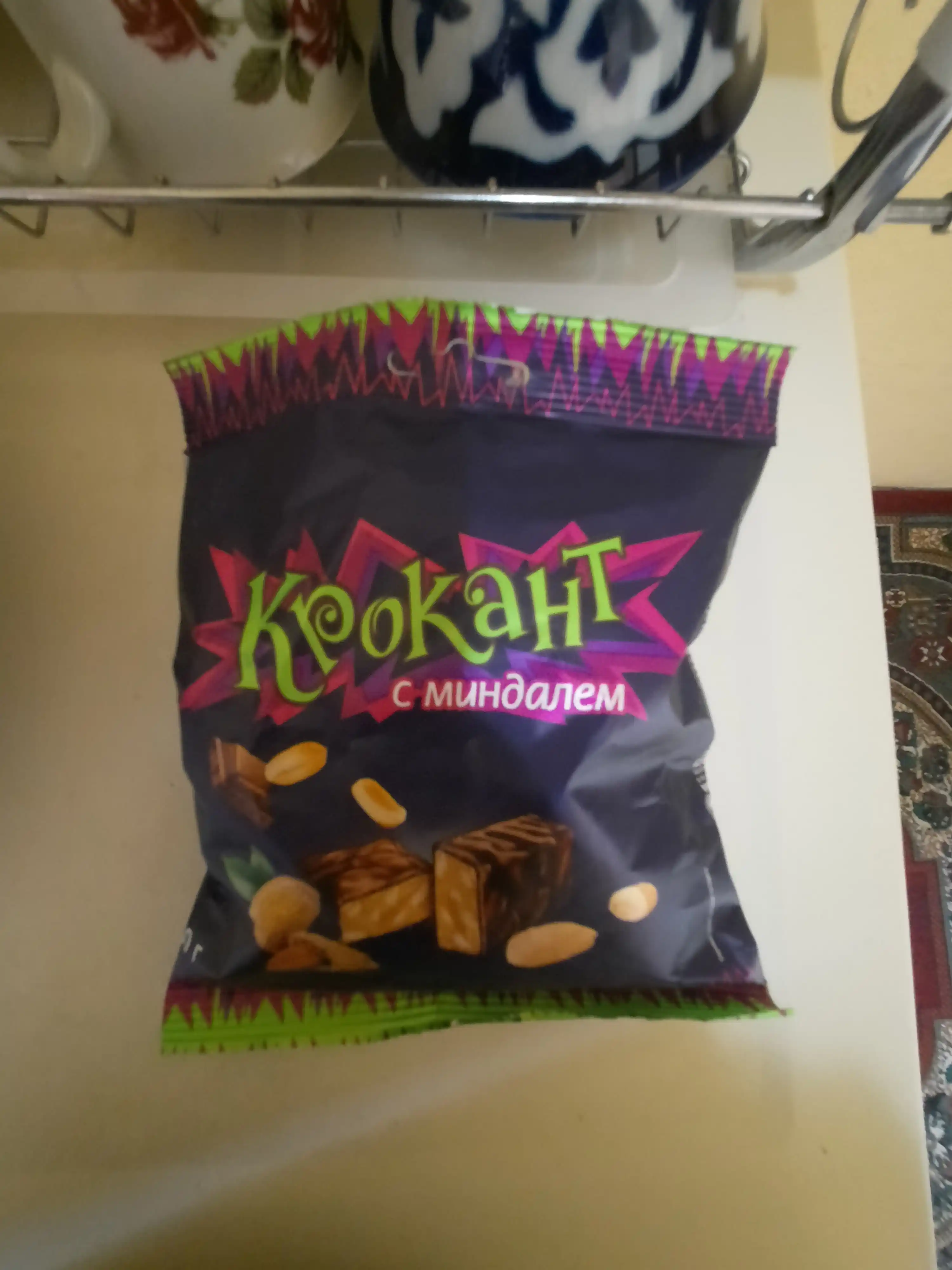 Konfetlar Crocant, bodomli, 180 g