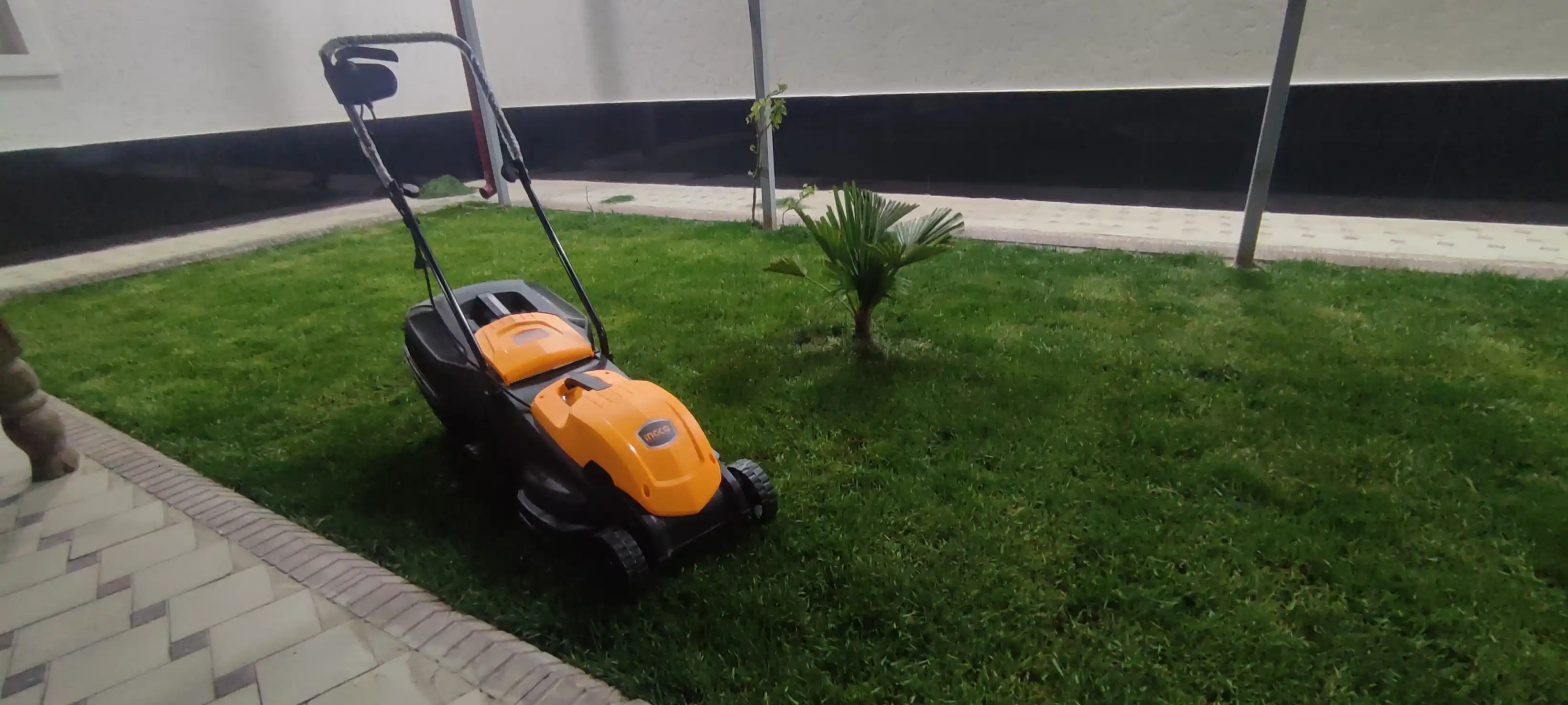Elektr maysa o'roq mashinasi Ingco LM385, 1600 Vt