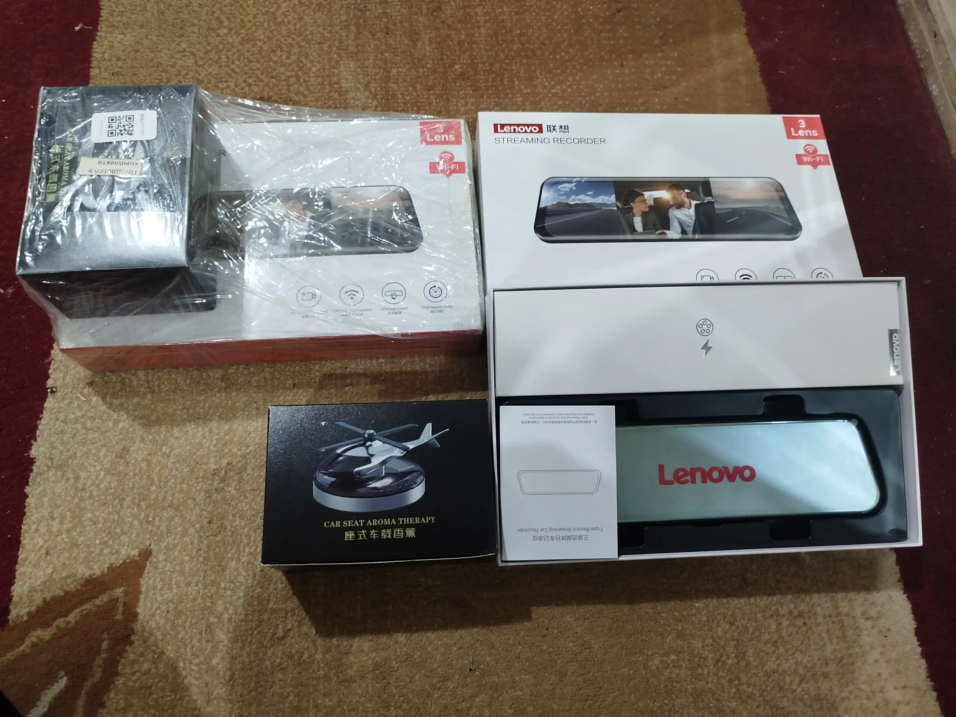 3 ta kamerali videoregistirator Lenovo, Wi-Fi orqali kuzatish va tungi rejimi bor