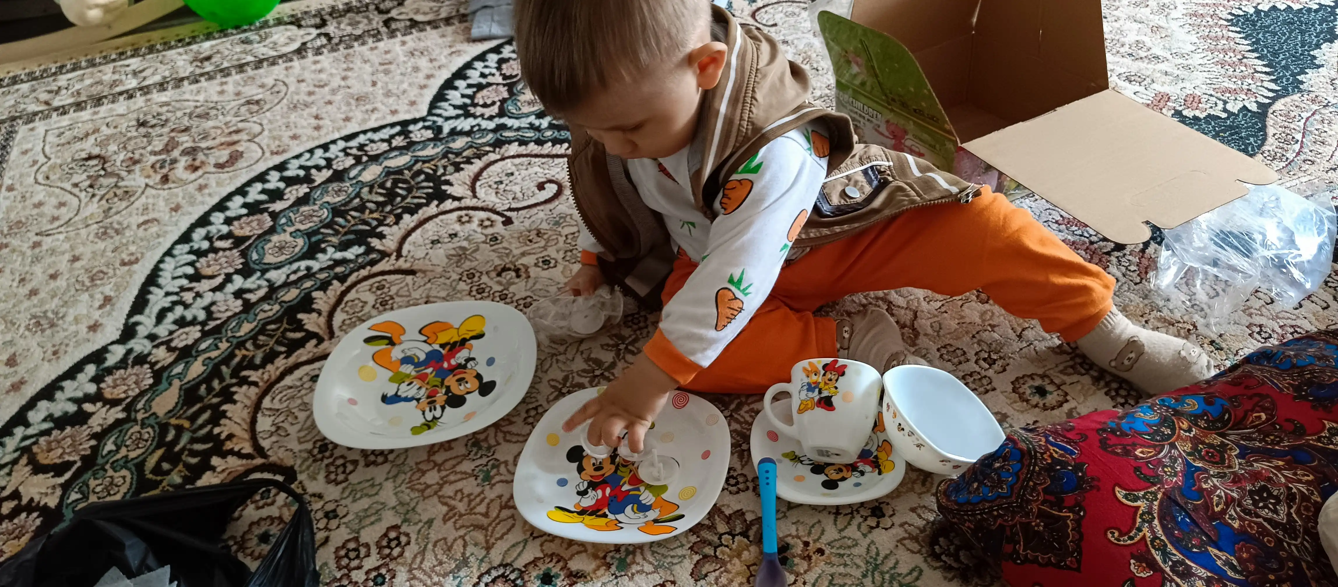 3 va 5 ta buyumdan iborat bolalar shisha-keramika idishlari to‘plami