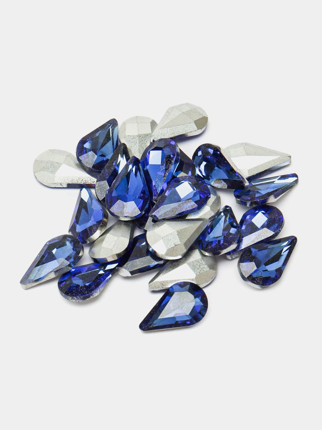 Asalarilar tishlagan mushuk surati