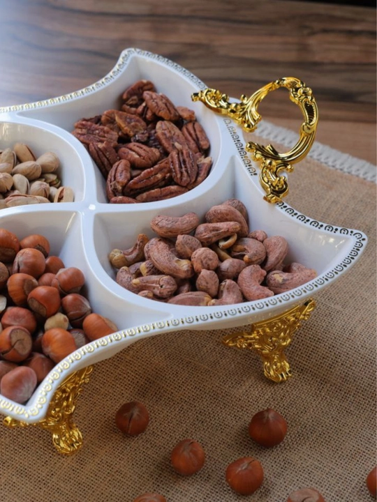 Поднос, с золотыми ручками, пластиковый