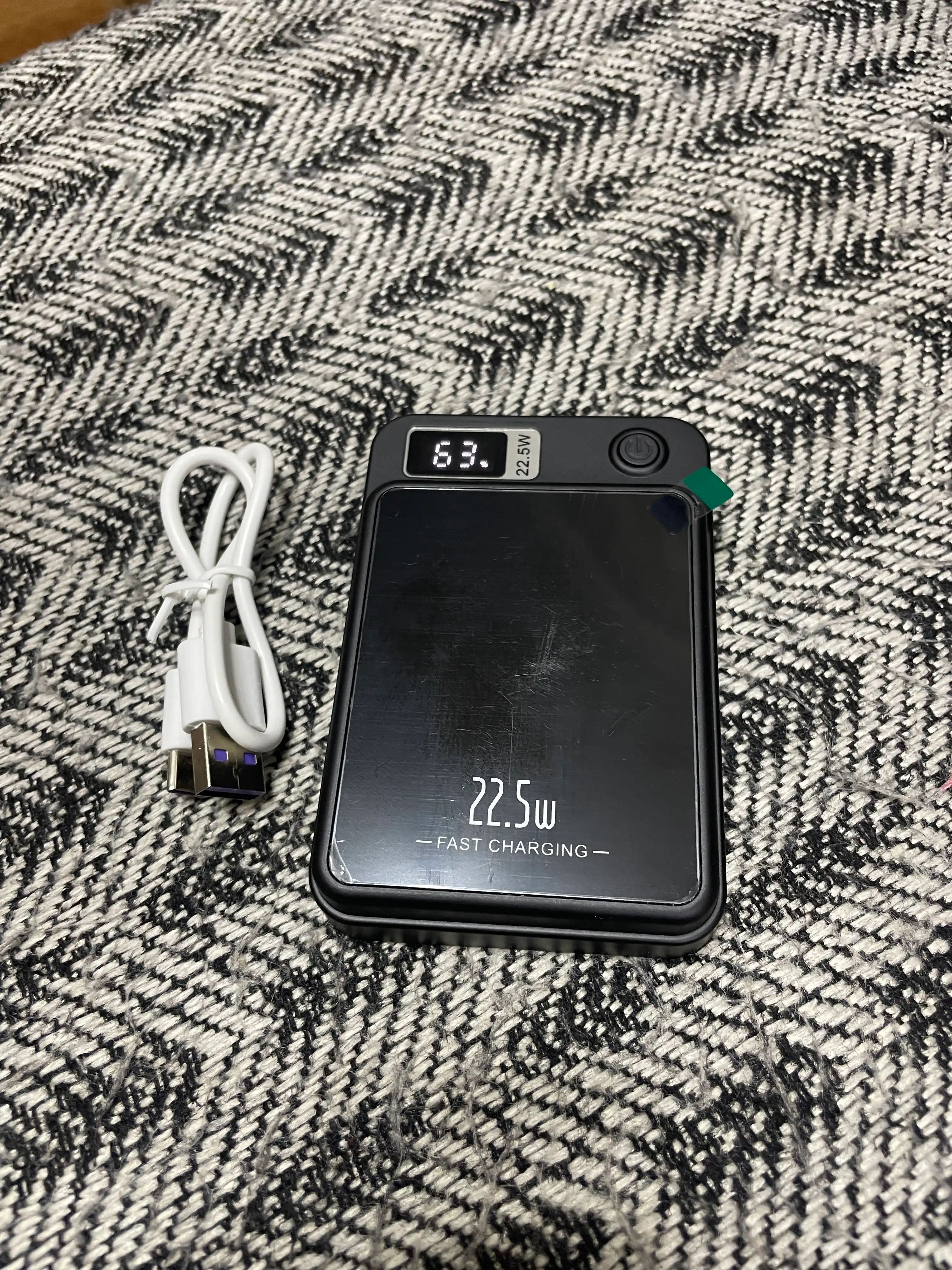 Tashqi akkamulyator, simsiz Power Bank, 10 000 mA/soat , 22.5W quvvatlash, MagSafe