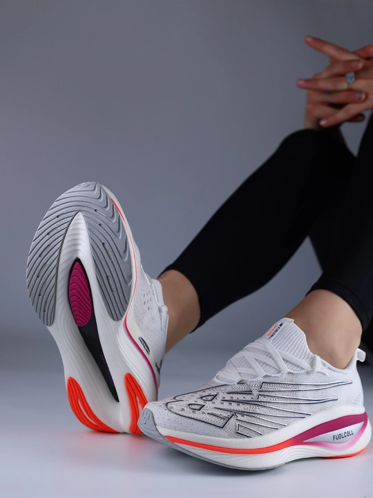 Ayollar sport poyabzali, fitnes va yoga uchun, kichik o‘lchamli