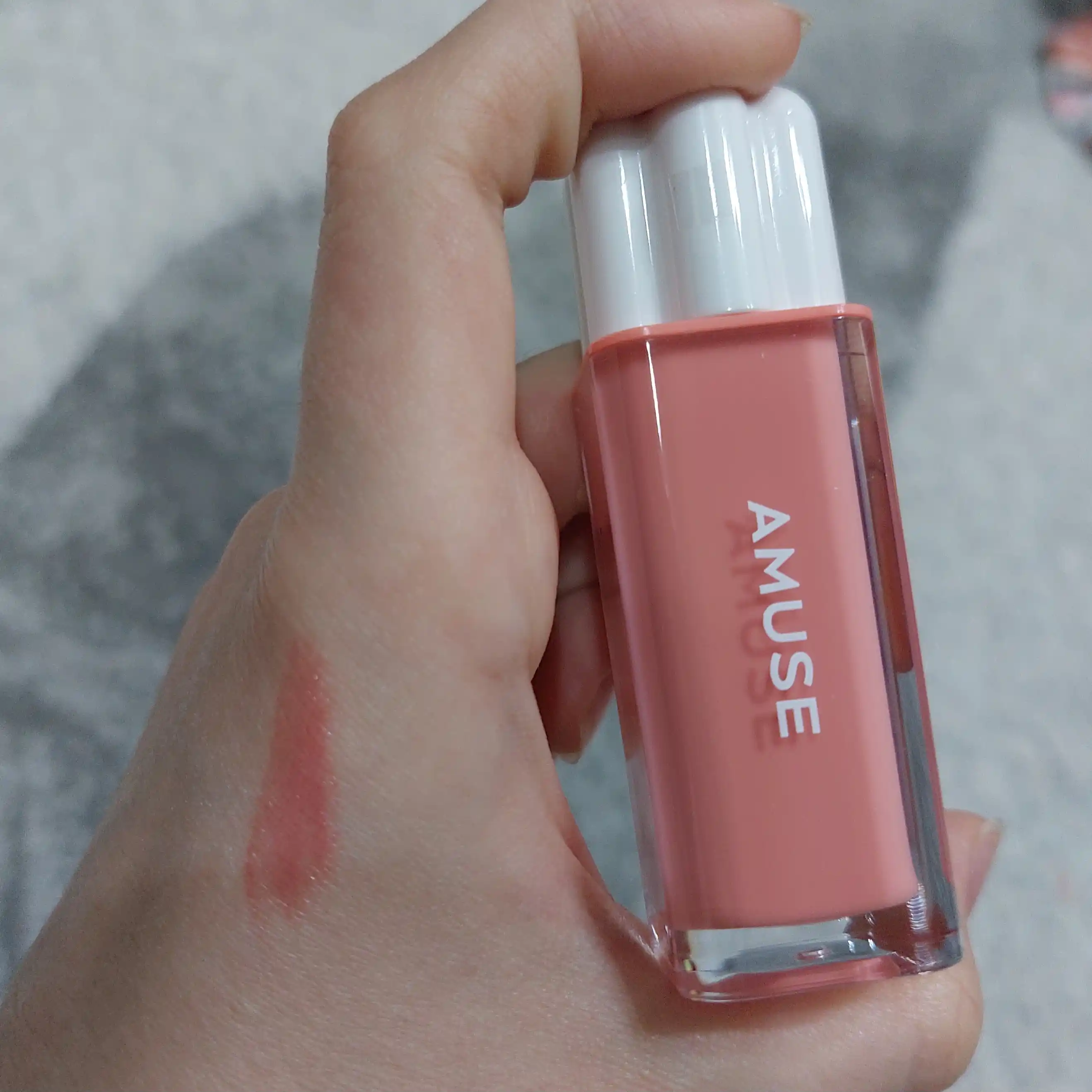 Namlovchi lab bo‘yog‘i AMUSE Dew Tint