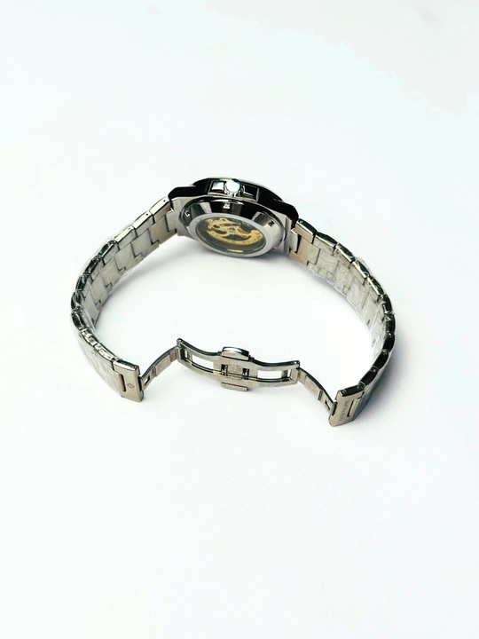 Mexanik erkaklar qo'l soati, sovg'a qutisida, avtozavod