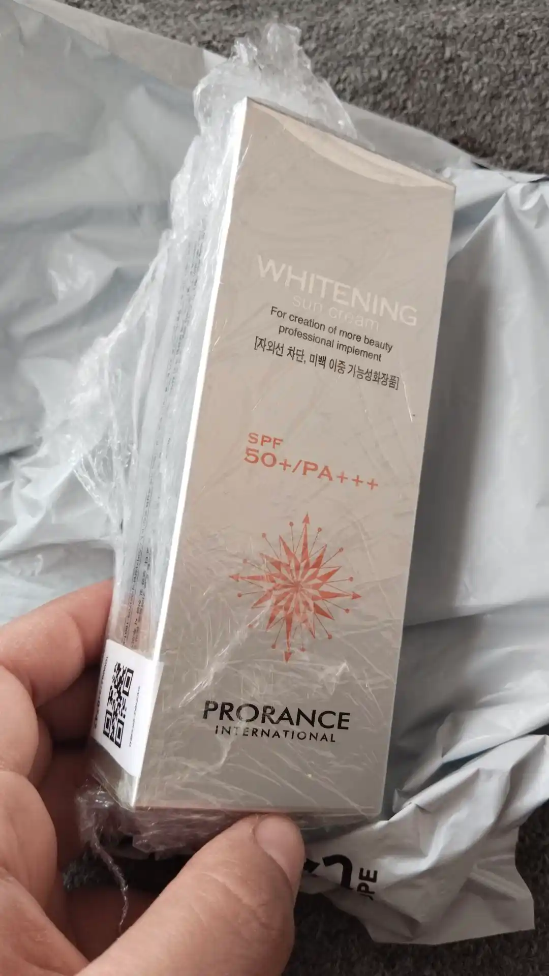 Quyoshdan himoya oqartiruvchi krem Prorance Whitening SPF 50+ PA+++, 70 ml