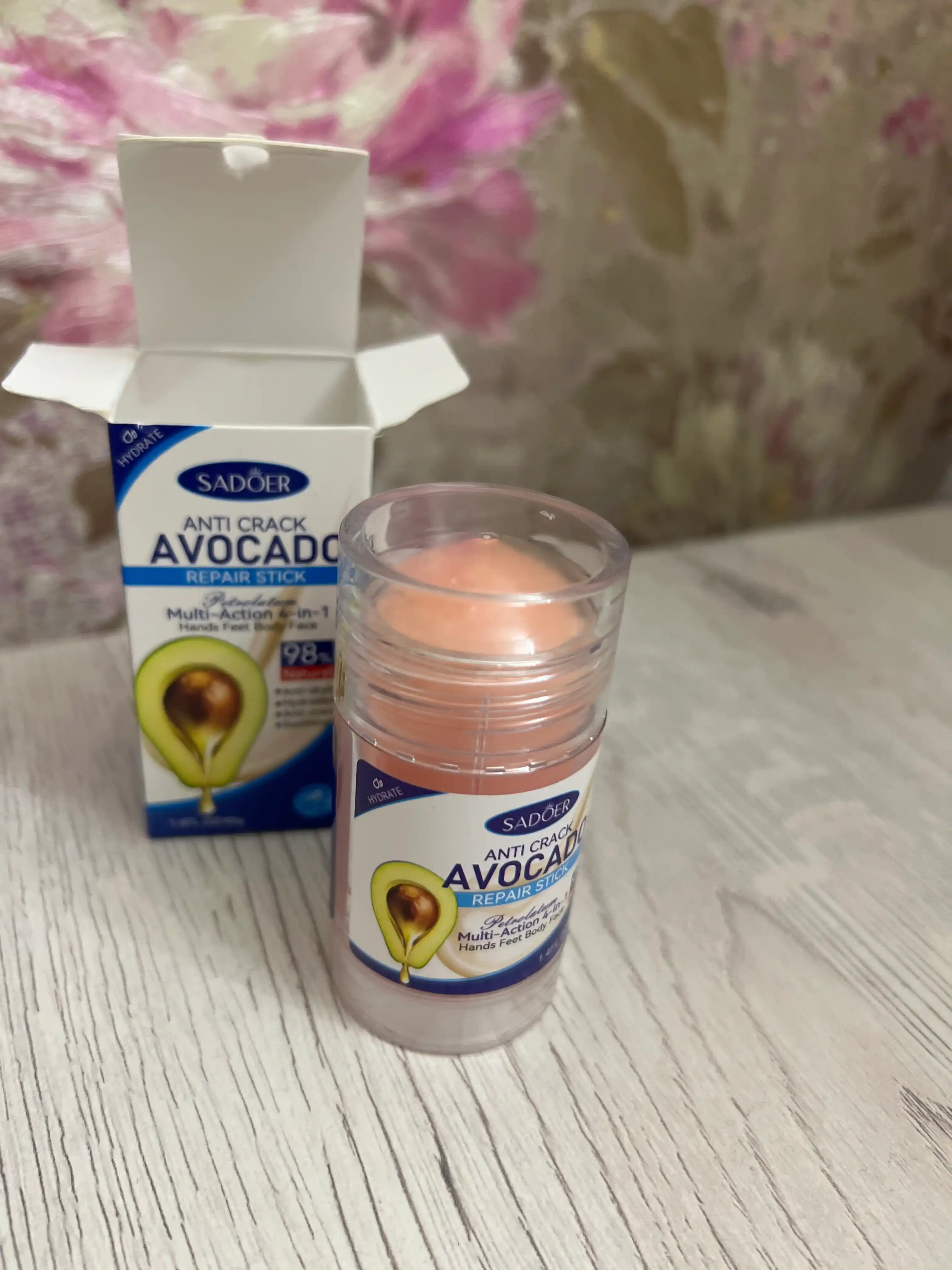 Quruq yuz va tana terisi uchun tiklovchi va namlovchi balzam-stik Sadoer, 40 g