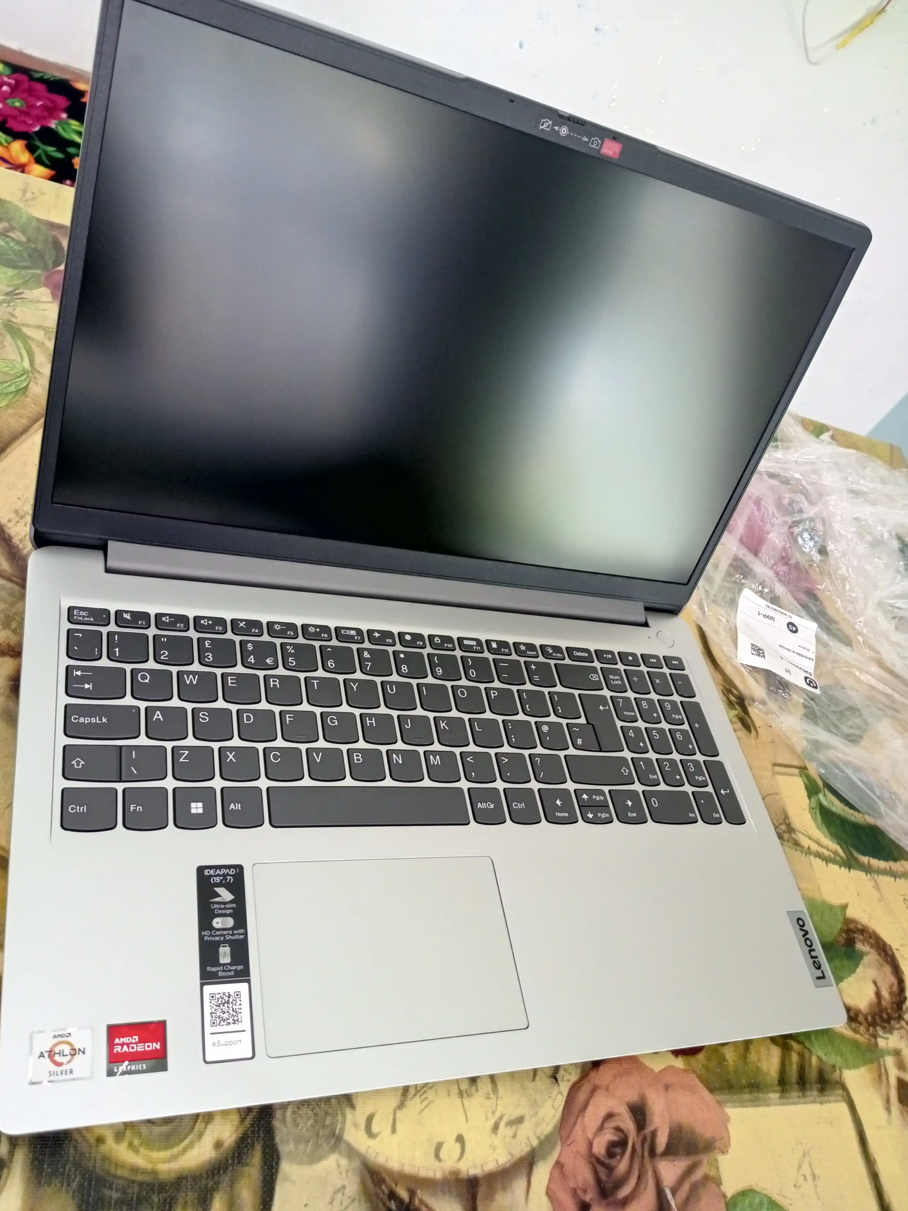 Ноутбук LENOVO IDEAPAD SLIM 3 AMD ATHLON SILVER A10 8GB DDR5 512GB SSD 15,6 FHD W11 GREY