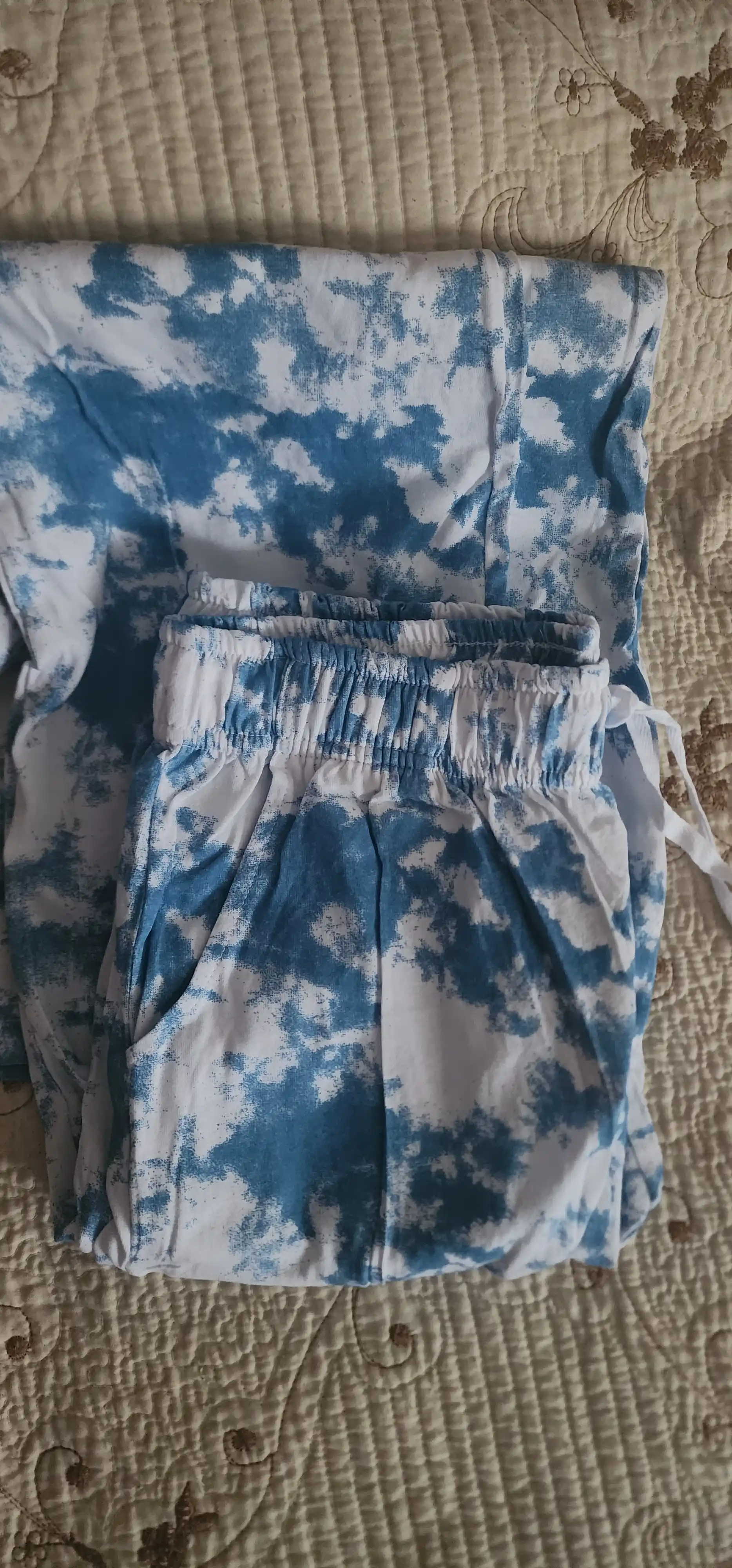 Ayollar uchun uy shimlari, pijama NEO