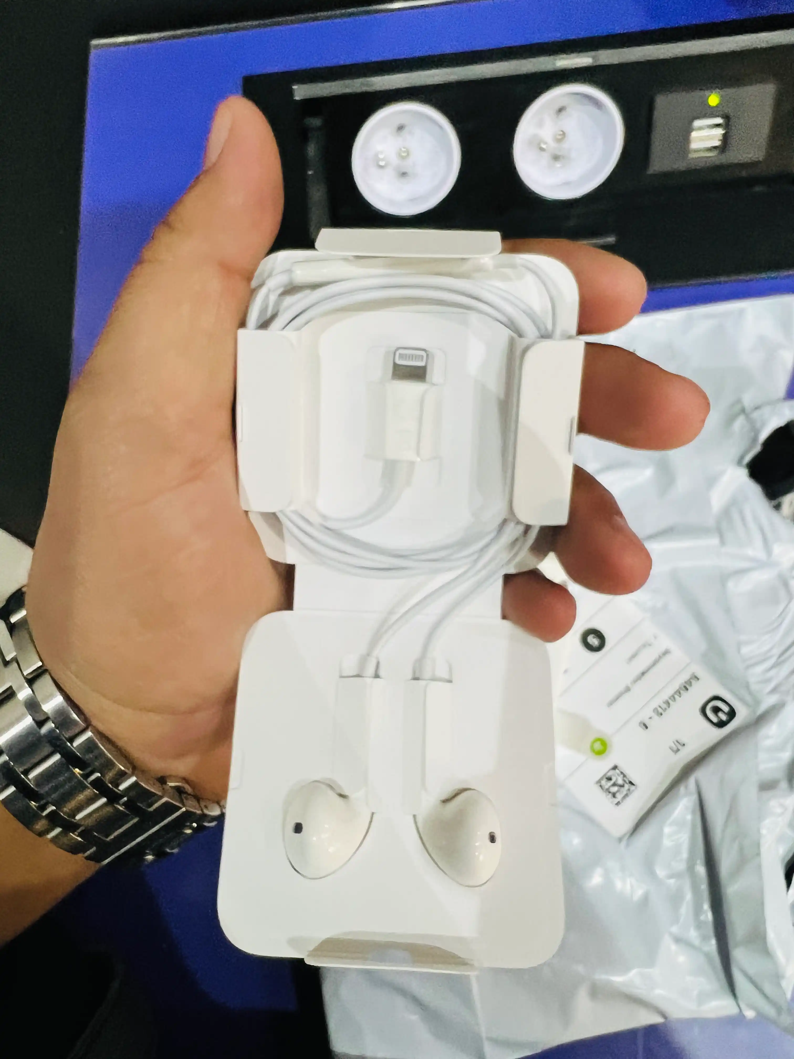 Наушники проводные Apple EarPods Lightning White EarPods