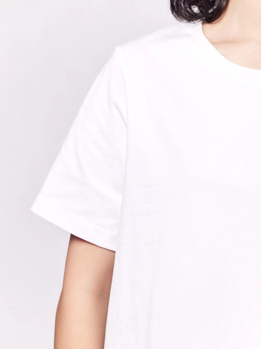 Selfie qisqa yengli to‘g‘ri bichimli ayollar futbolkasi