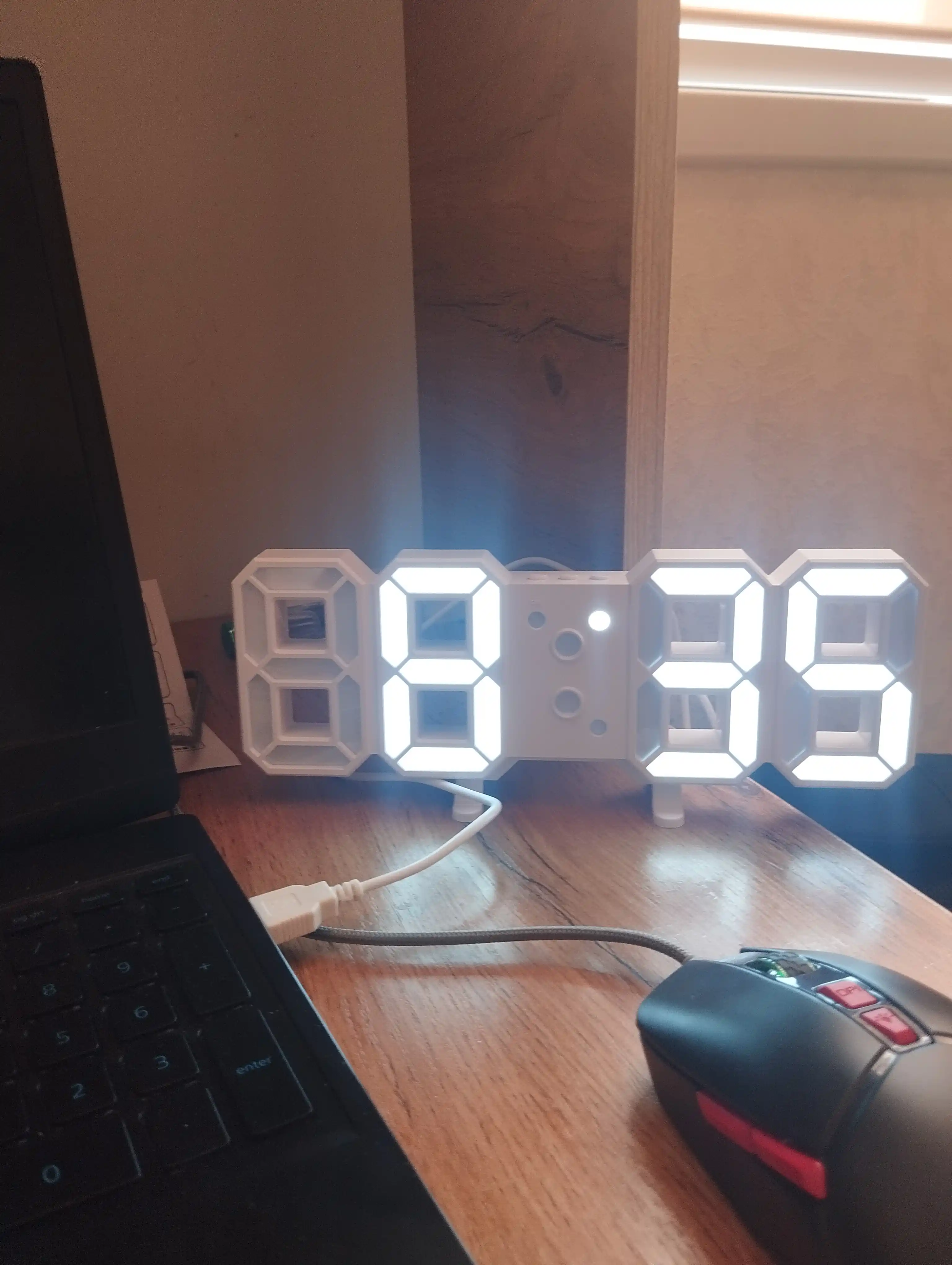 Ish stoli elektron soat-budilnik, LED, raqamli