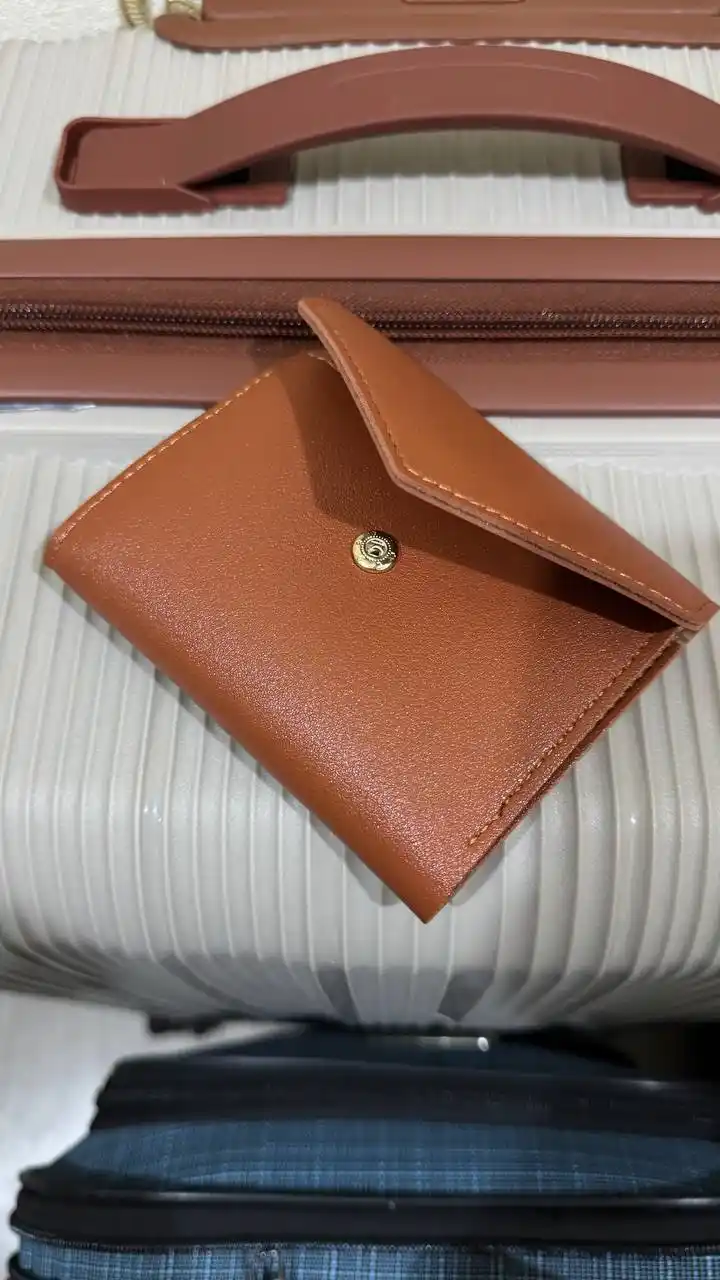 Ayollar mini-hamyoni, ixcham va sig‘imli, 3 buklama