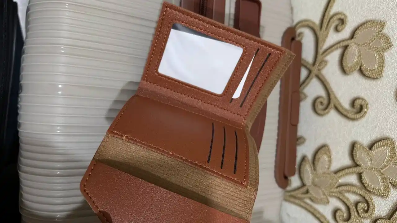 Ayollar mini-hamyoni, ixcham va sig‘imli, 3 buklama