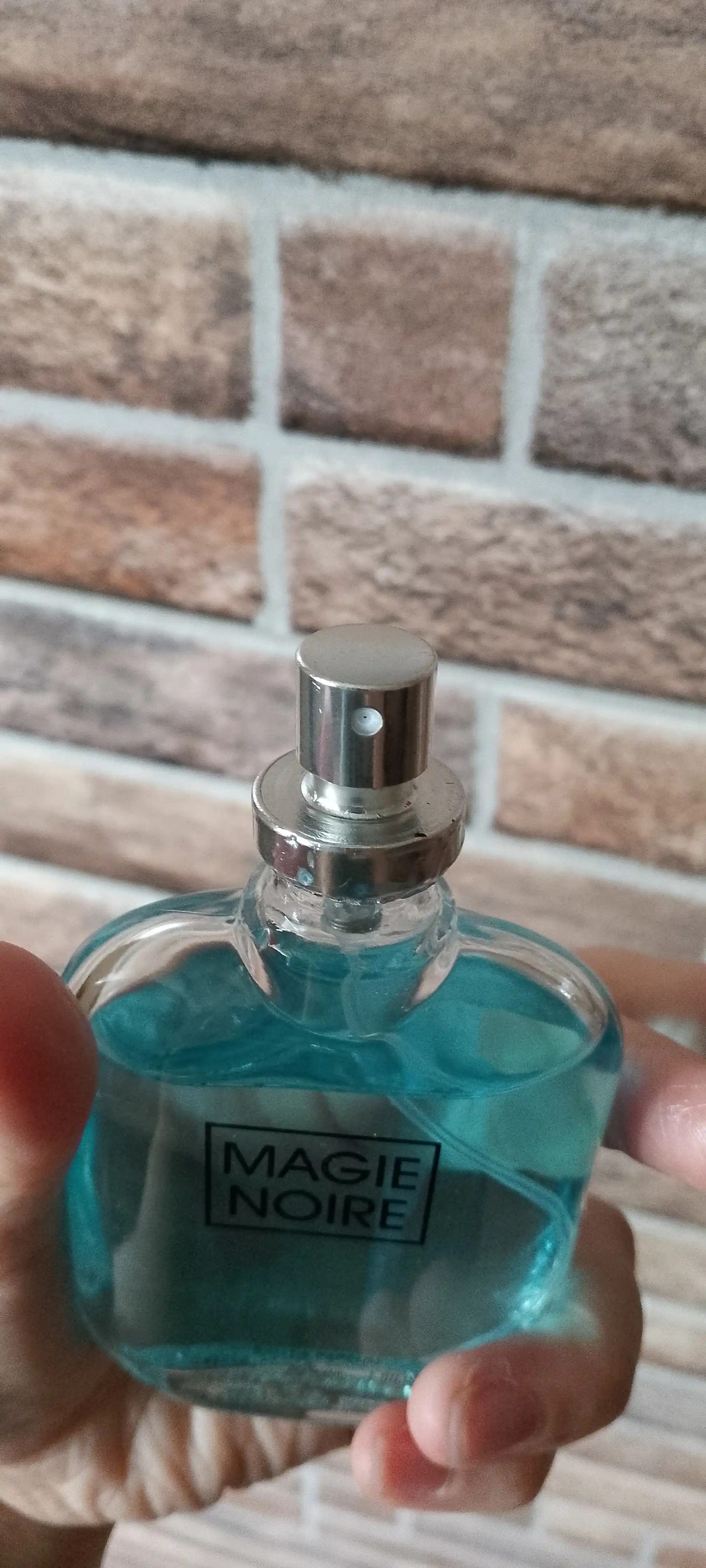 Erkaklar uchun parfyumlangan suvi Magie Noire, 100 ml