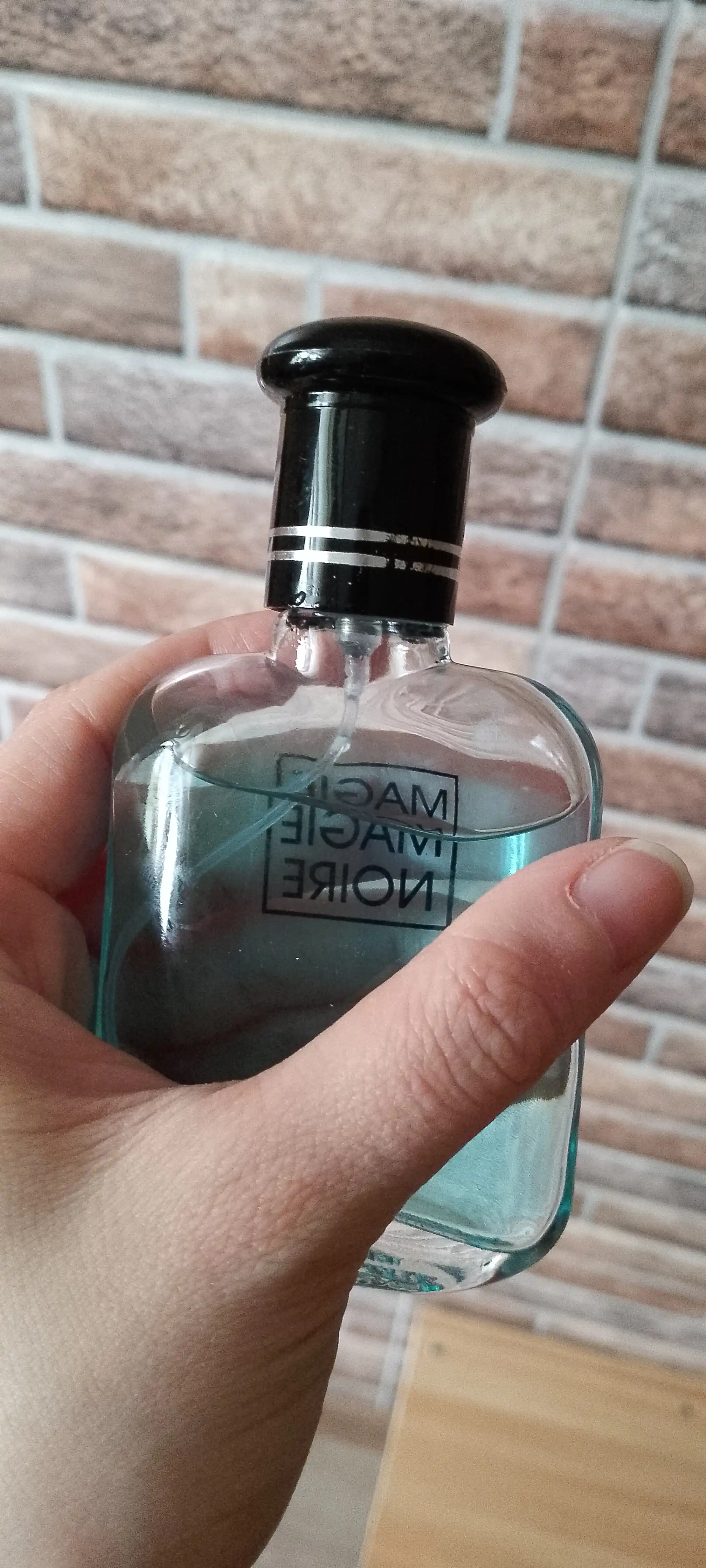 Erkaklar uchun parfyumlangan suvi Magie Noire, 100 ml