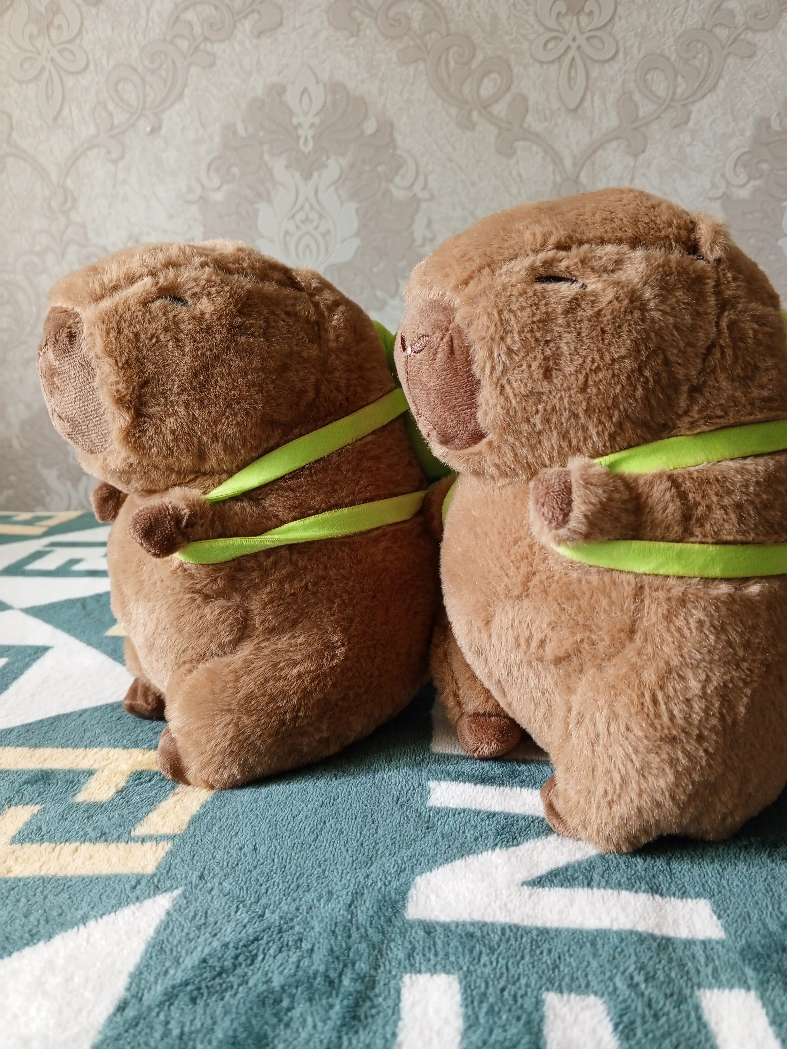 Мягкая игрушка Капибара с рюкзачком черепашка, 25 см