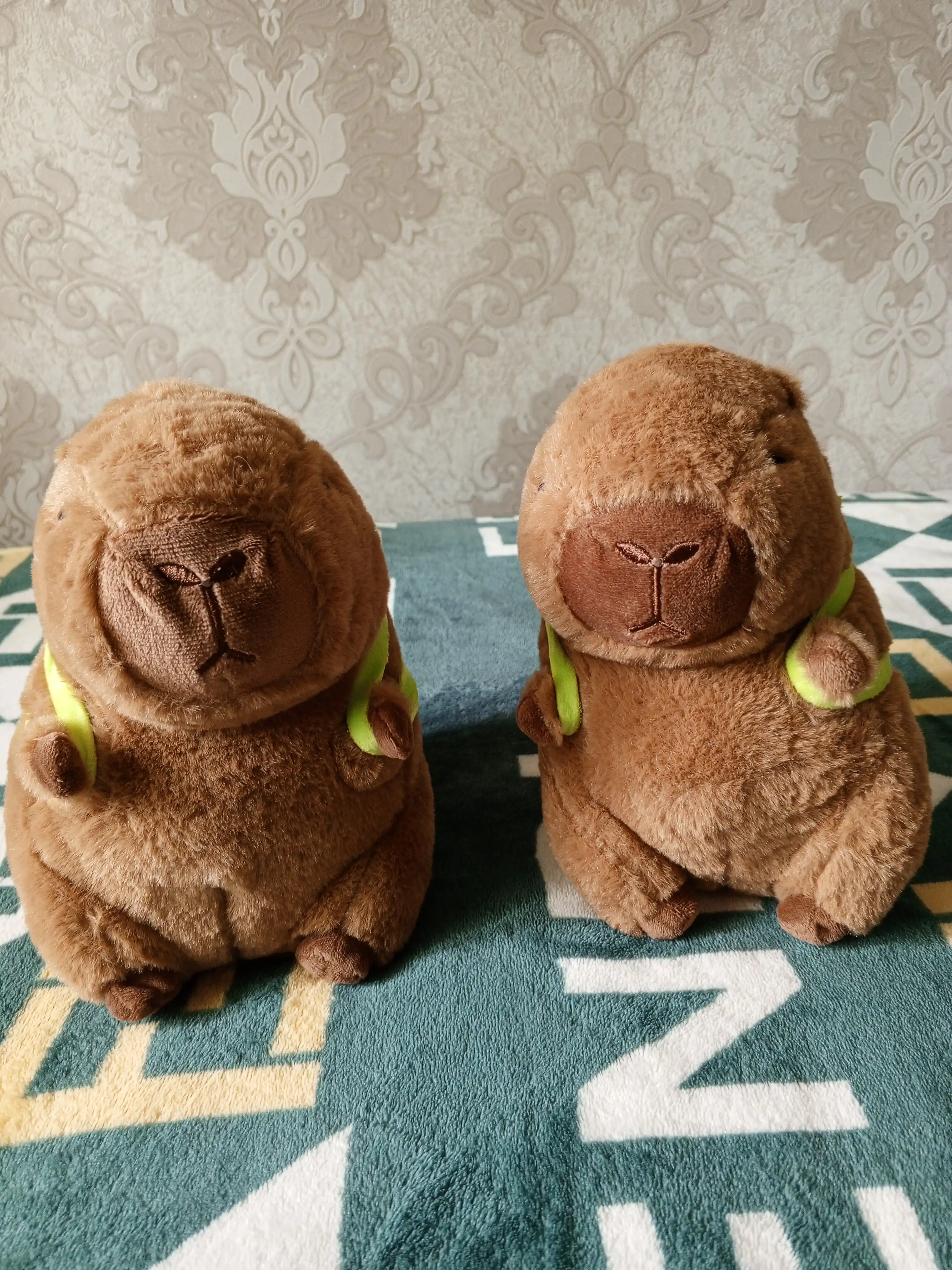 Мягкая игрушка Капибара с рюкзачком черепашка, 25 см