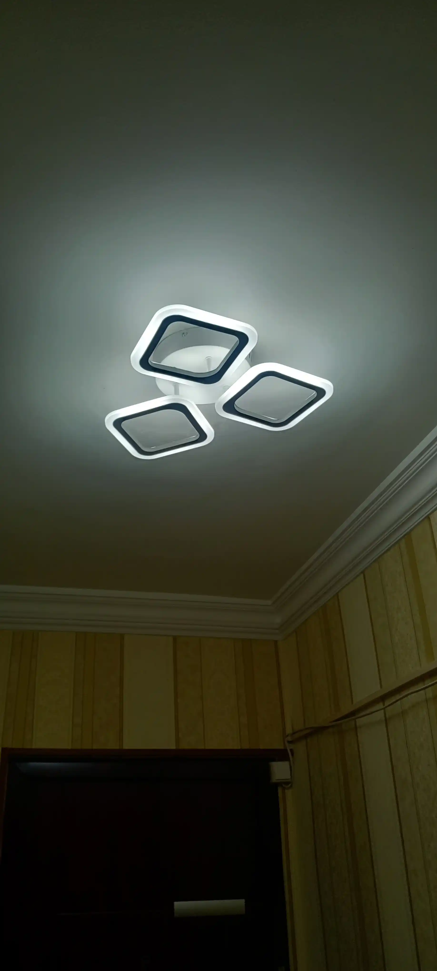 Qandil LED, 3 xil yoritish rejimli, pult bilan, yotoqxona, zal, koridor uchun