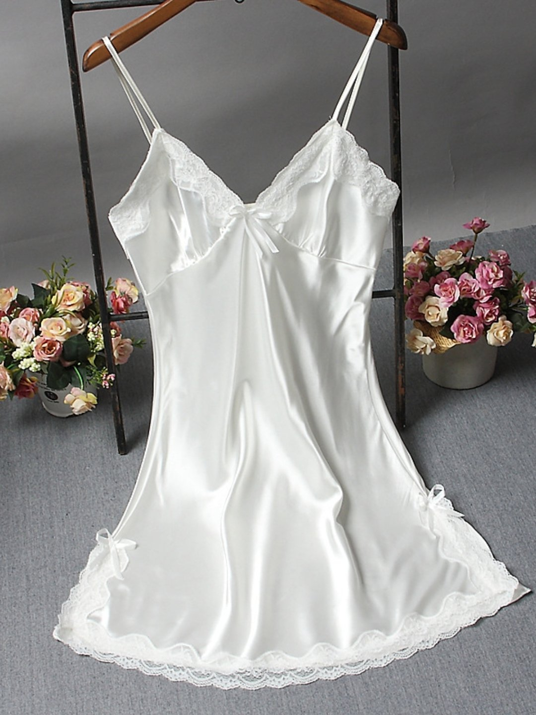 Men massajchini xotinimni sikishini tasvirga oldim. Fohishalarga odobsiz yozuvlar